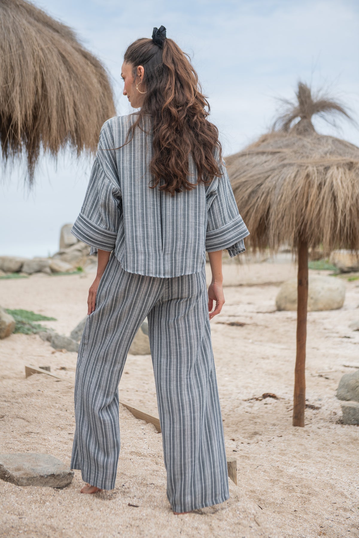 PANTALÓN RAYADO NEGRO