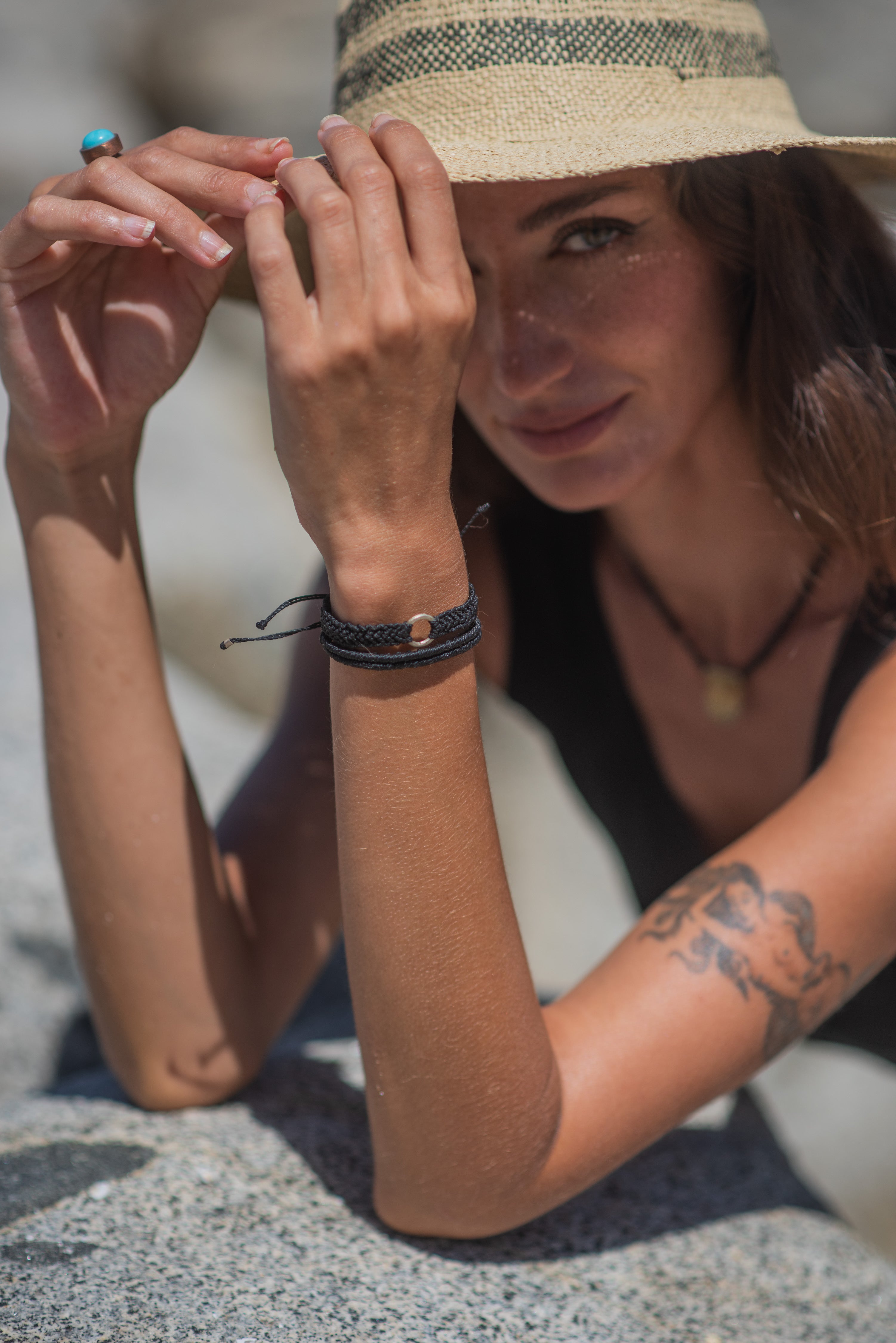 PULSERA MACRAME NEGRO