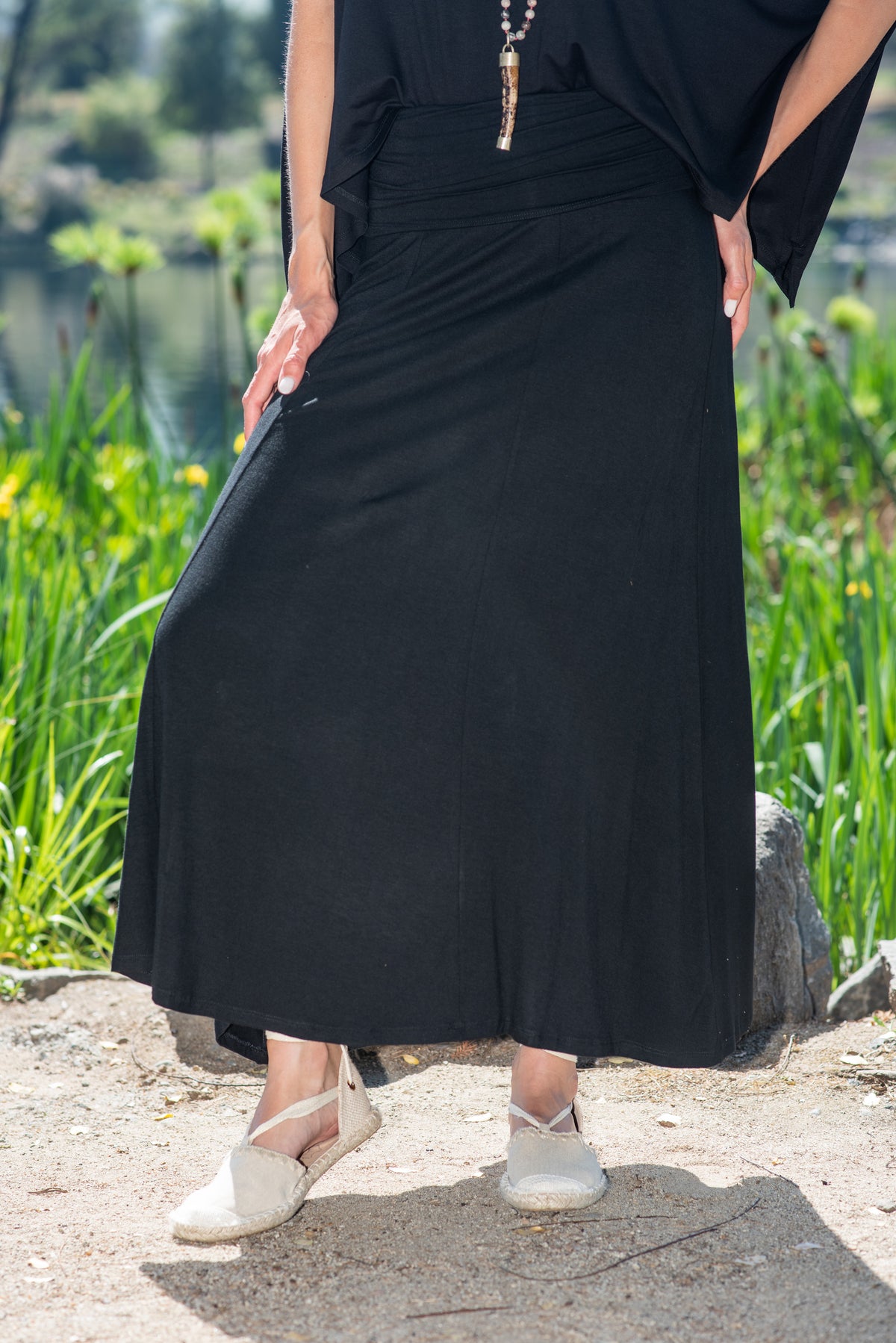 POLLERA PRETINA RECOGIDA NEGRA