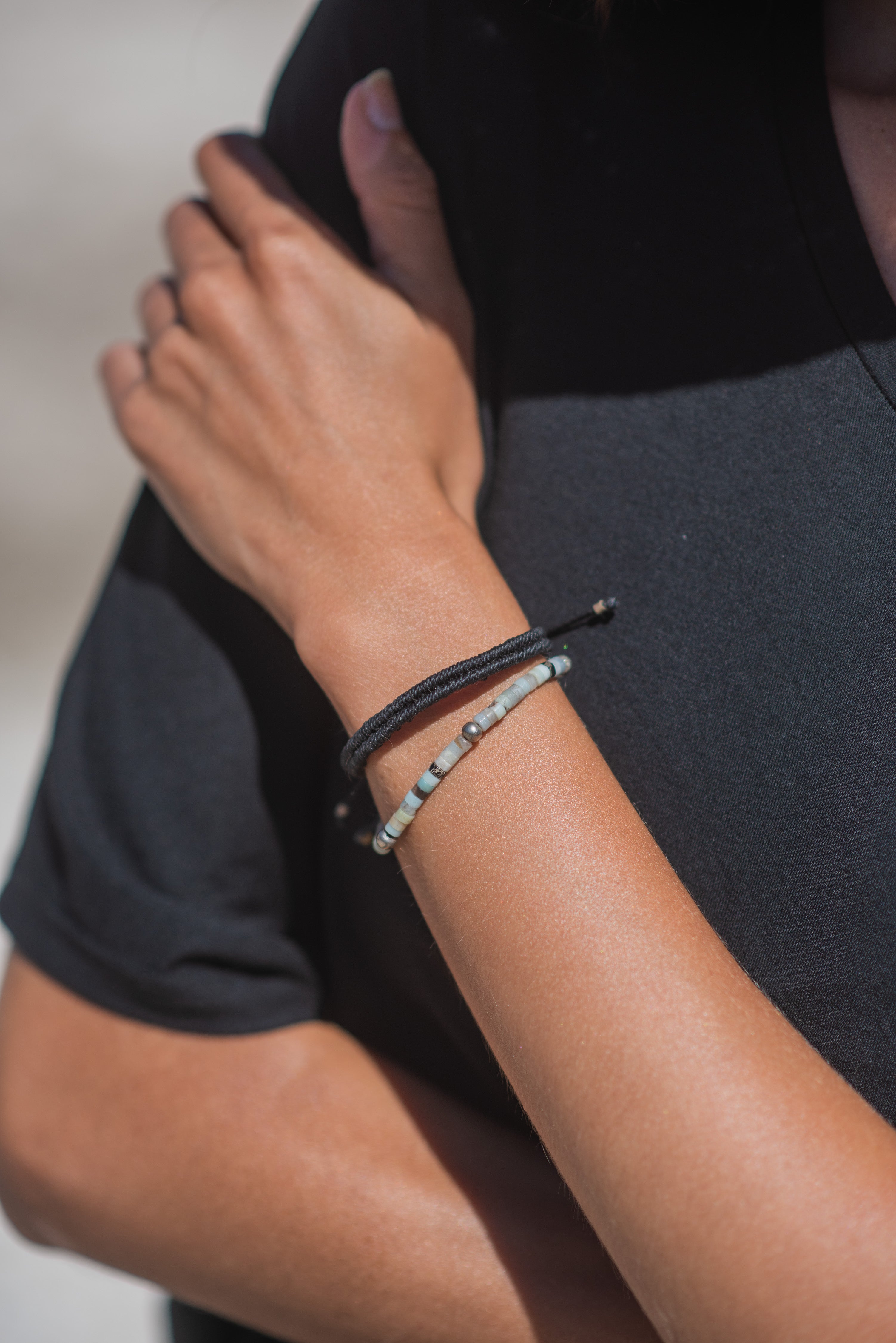 PULSERA PELOTITAS ALPACA NEGRA