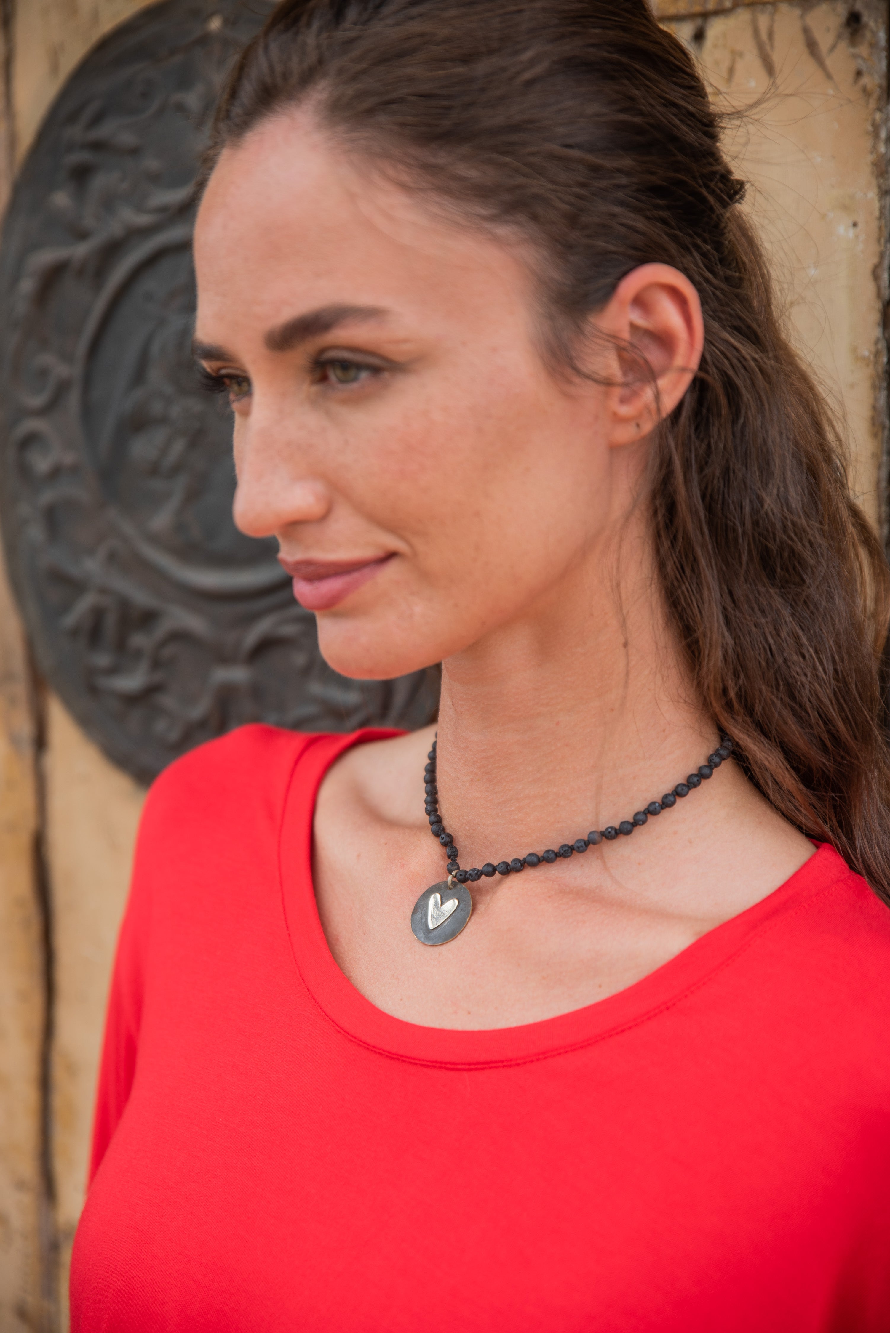 COLLAR CORAZÓN PIEDRA VOLCÁNICA