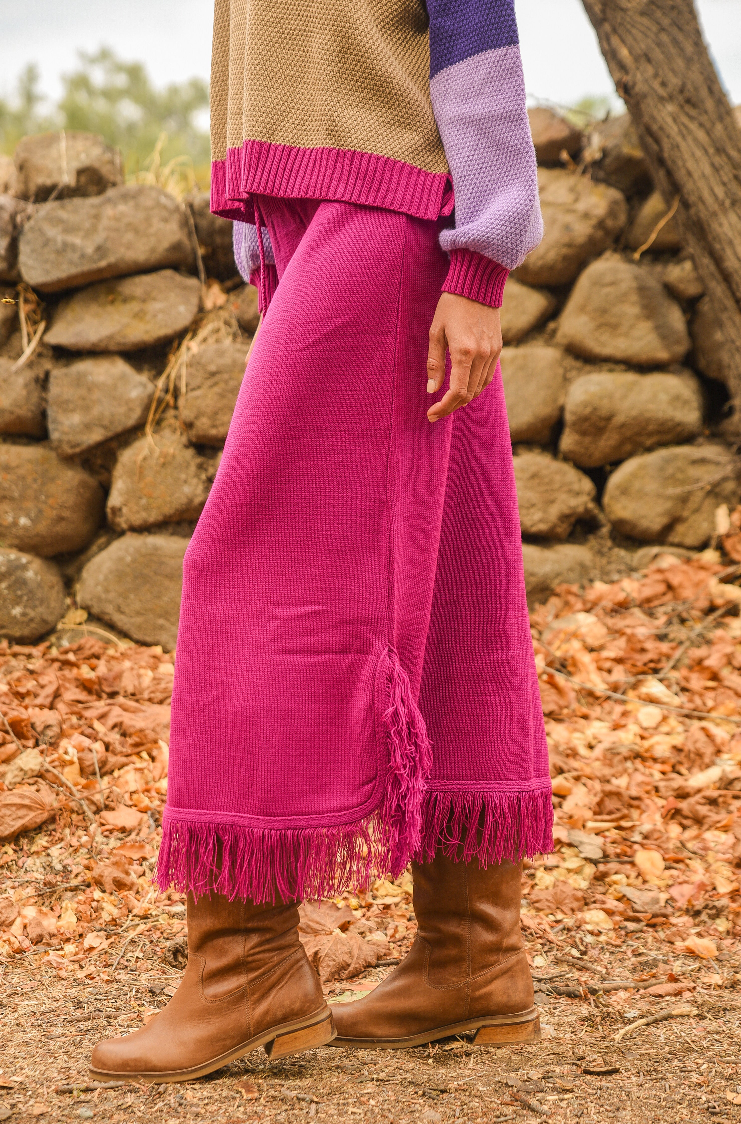 POLLERA TEJIDA PRETINA FLECOS