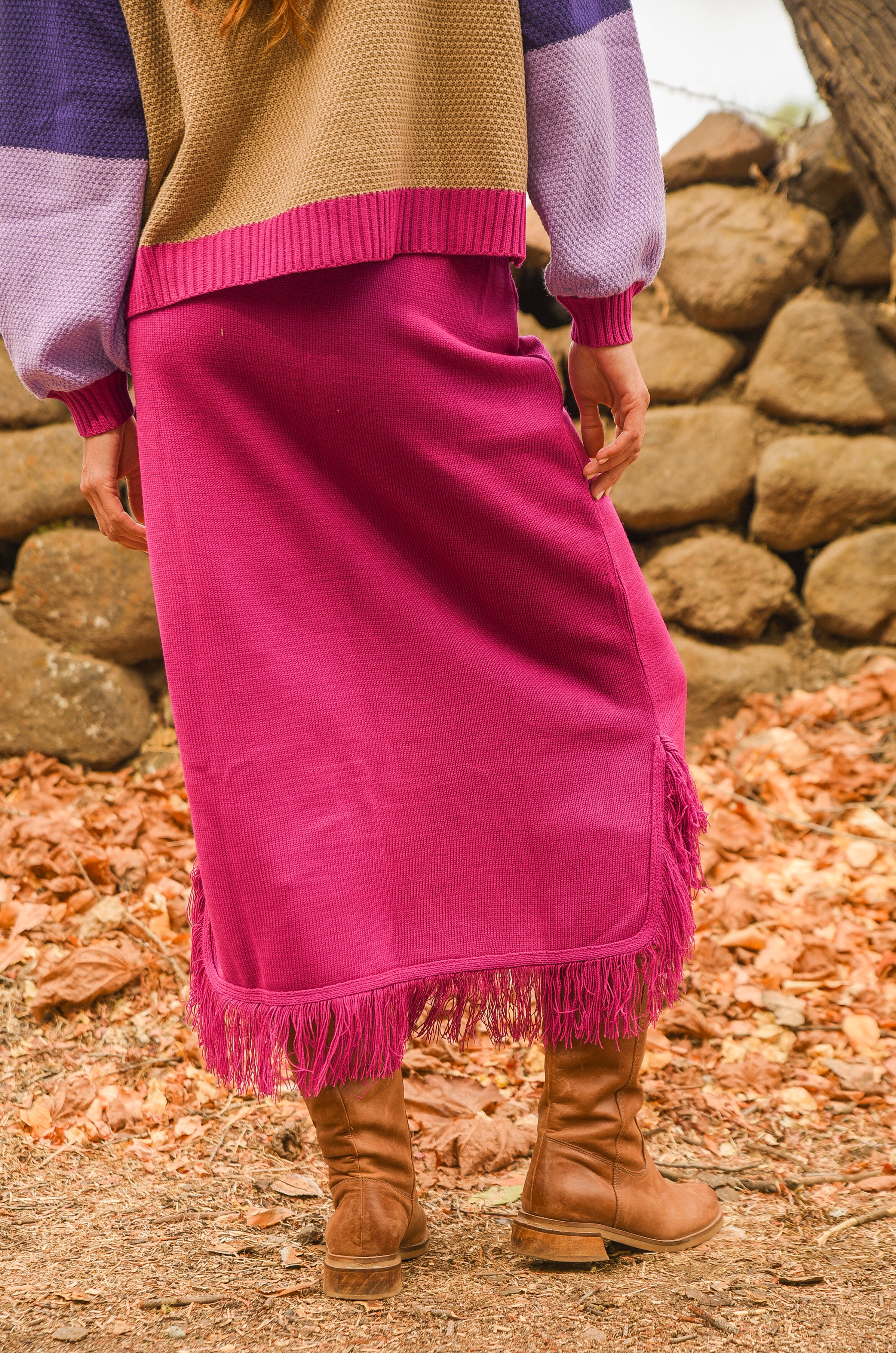 POLLERA TEJIDA PRETINA FLECOS