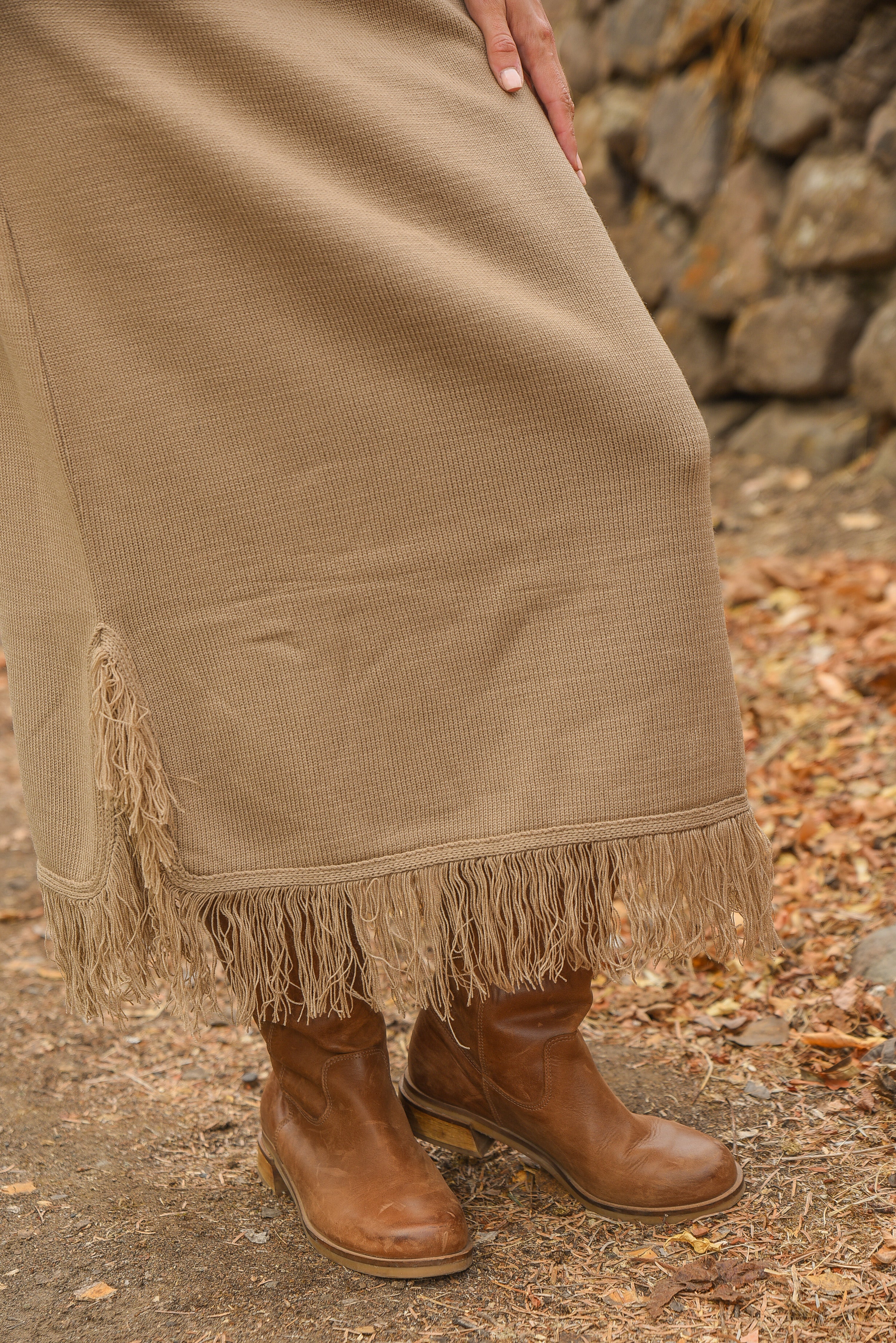 POLLERA TEJIDA PRETINA FLECOS