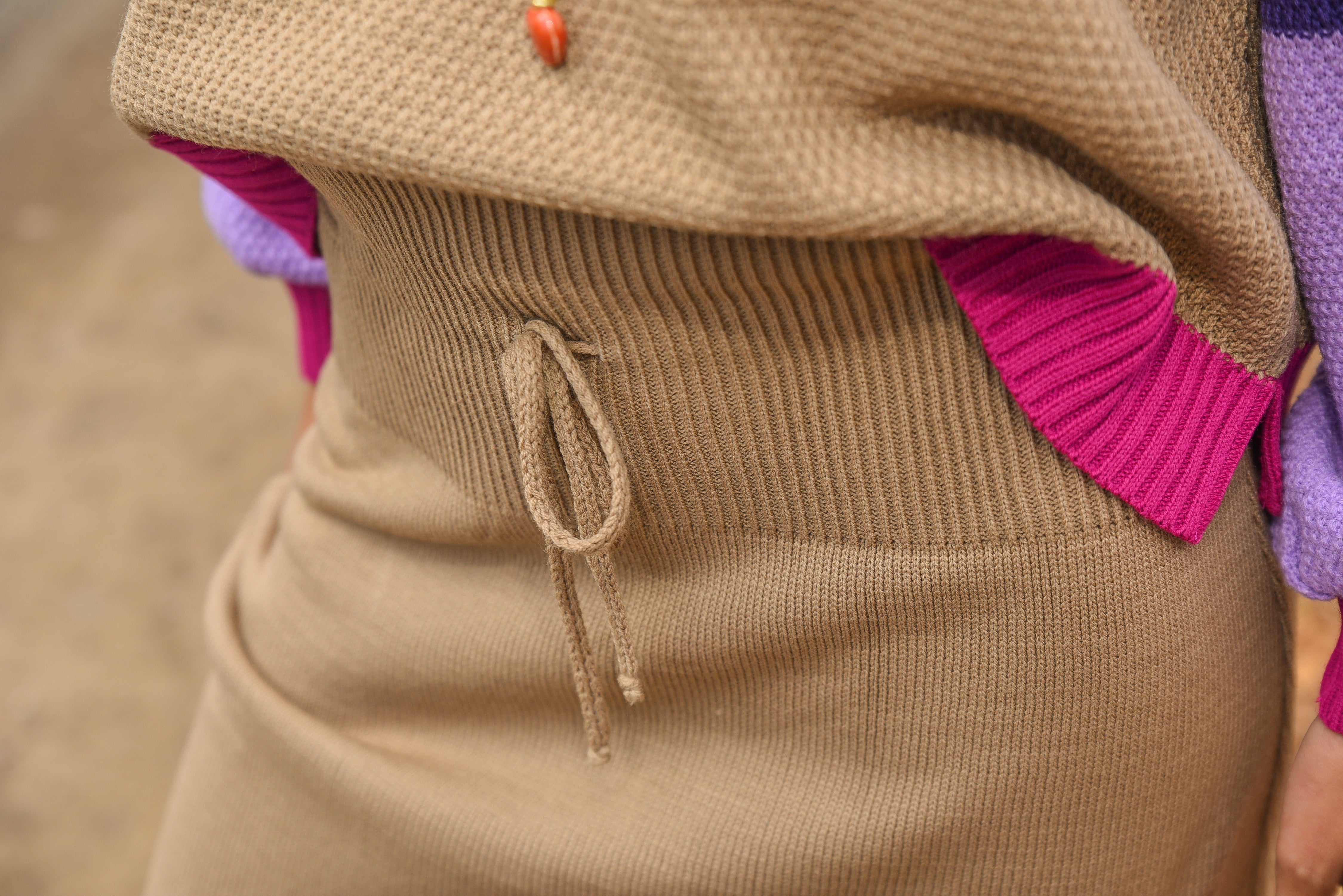 POLLERA TEJIDA PRETINA FLECOS