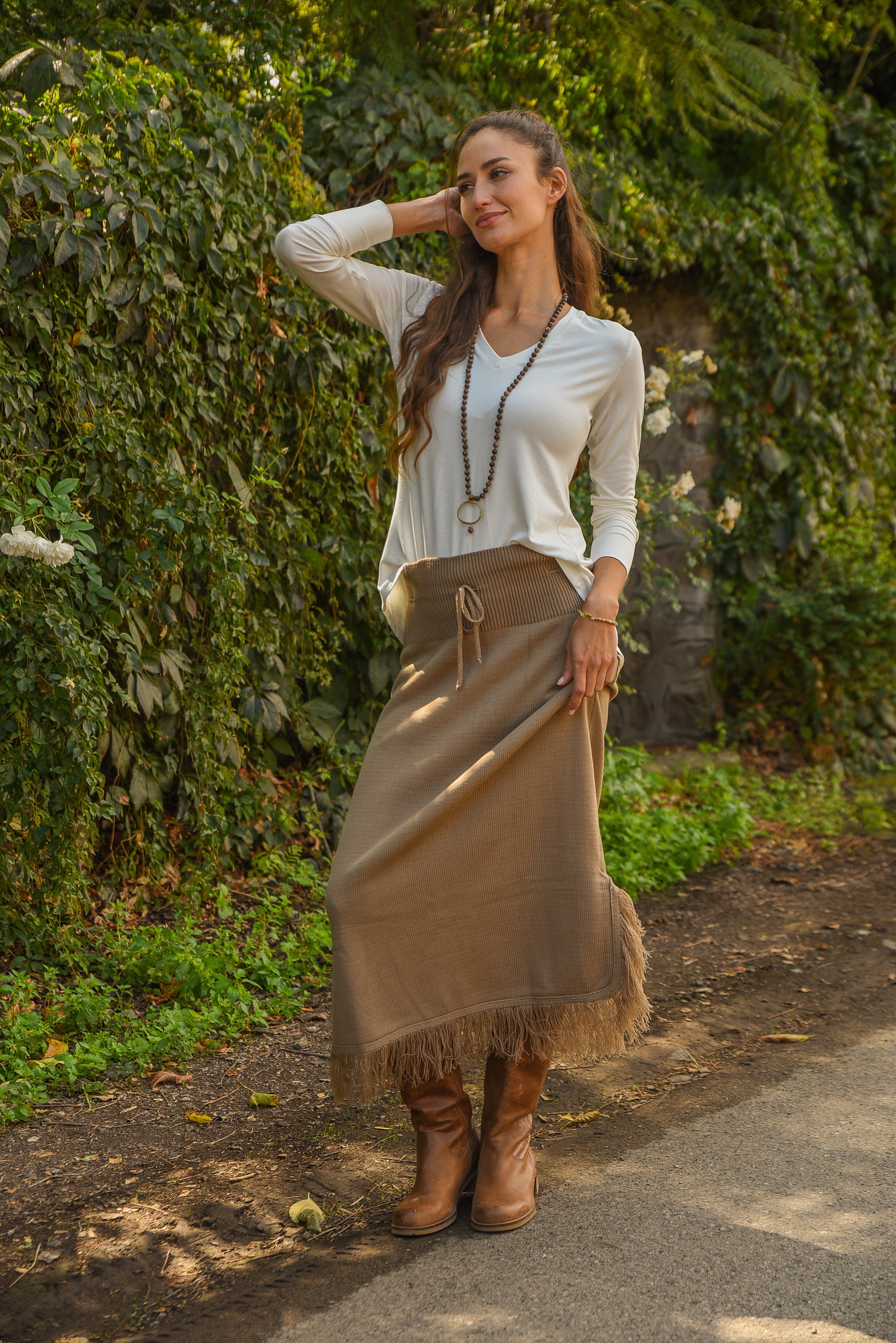 POLLERA TEJIDA PRETINA FLECOS