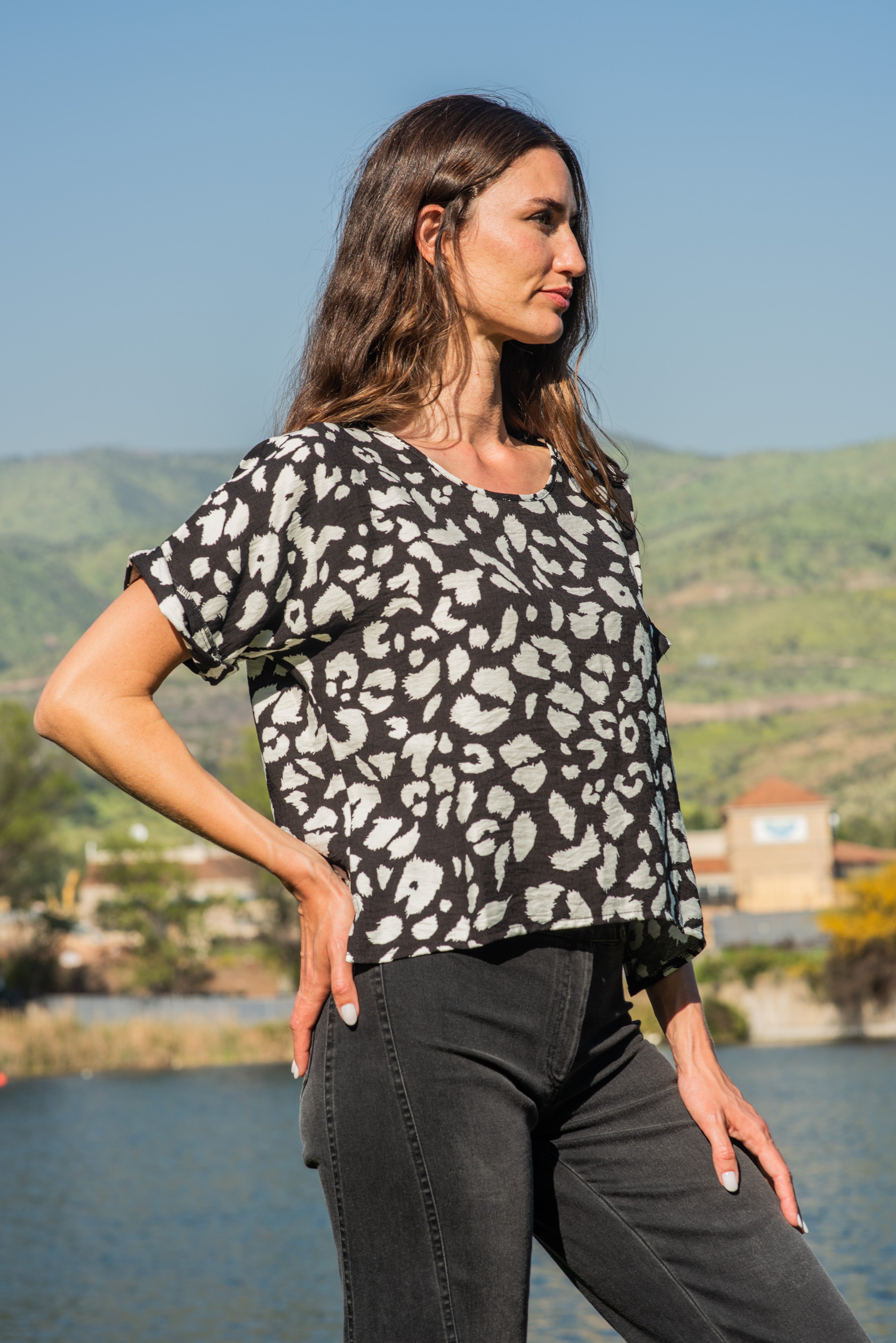 BLUSA AURORA ESTAMPADO NEGRO