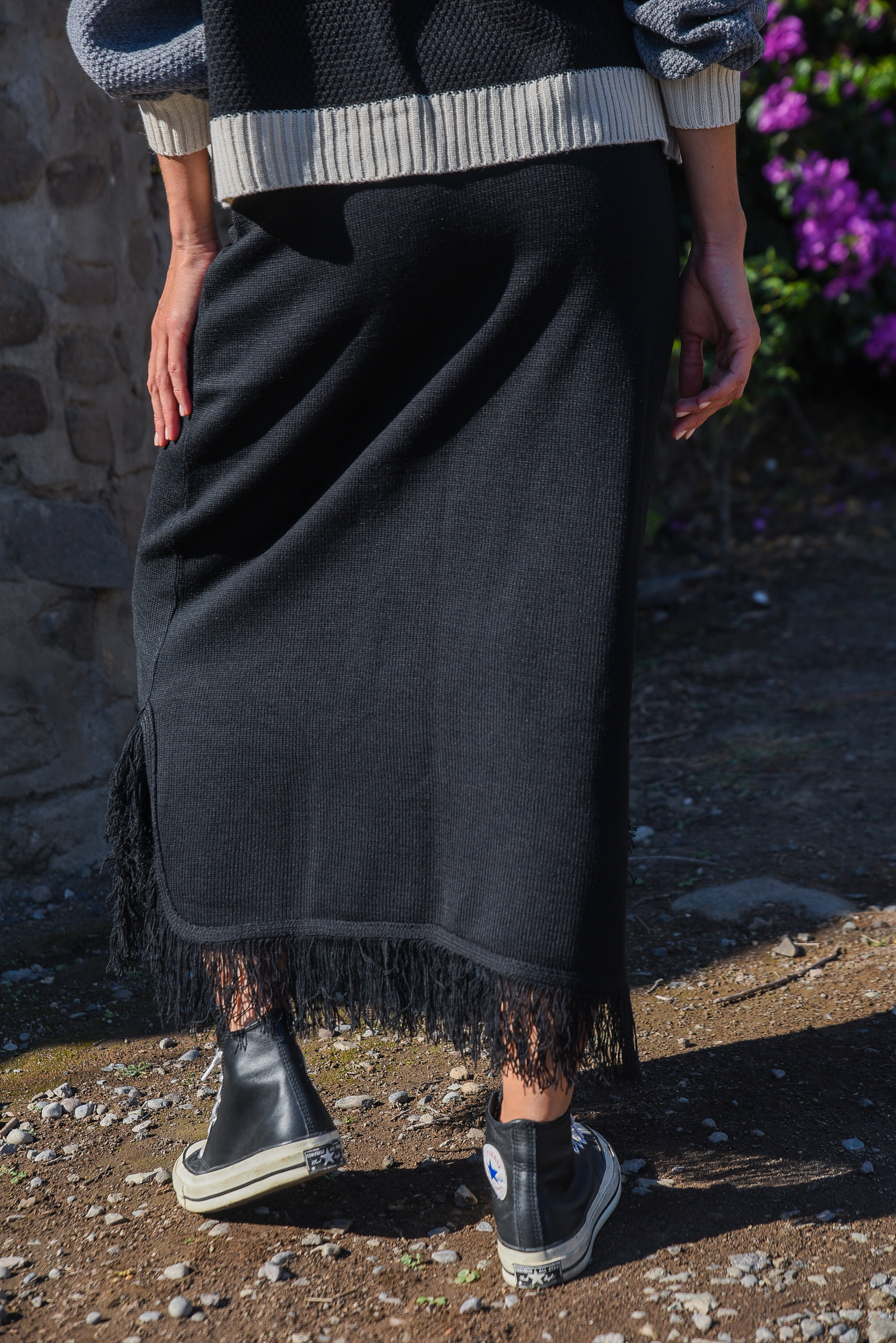 POLLERA TEJIDA PRETINA FLECOS