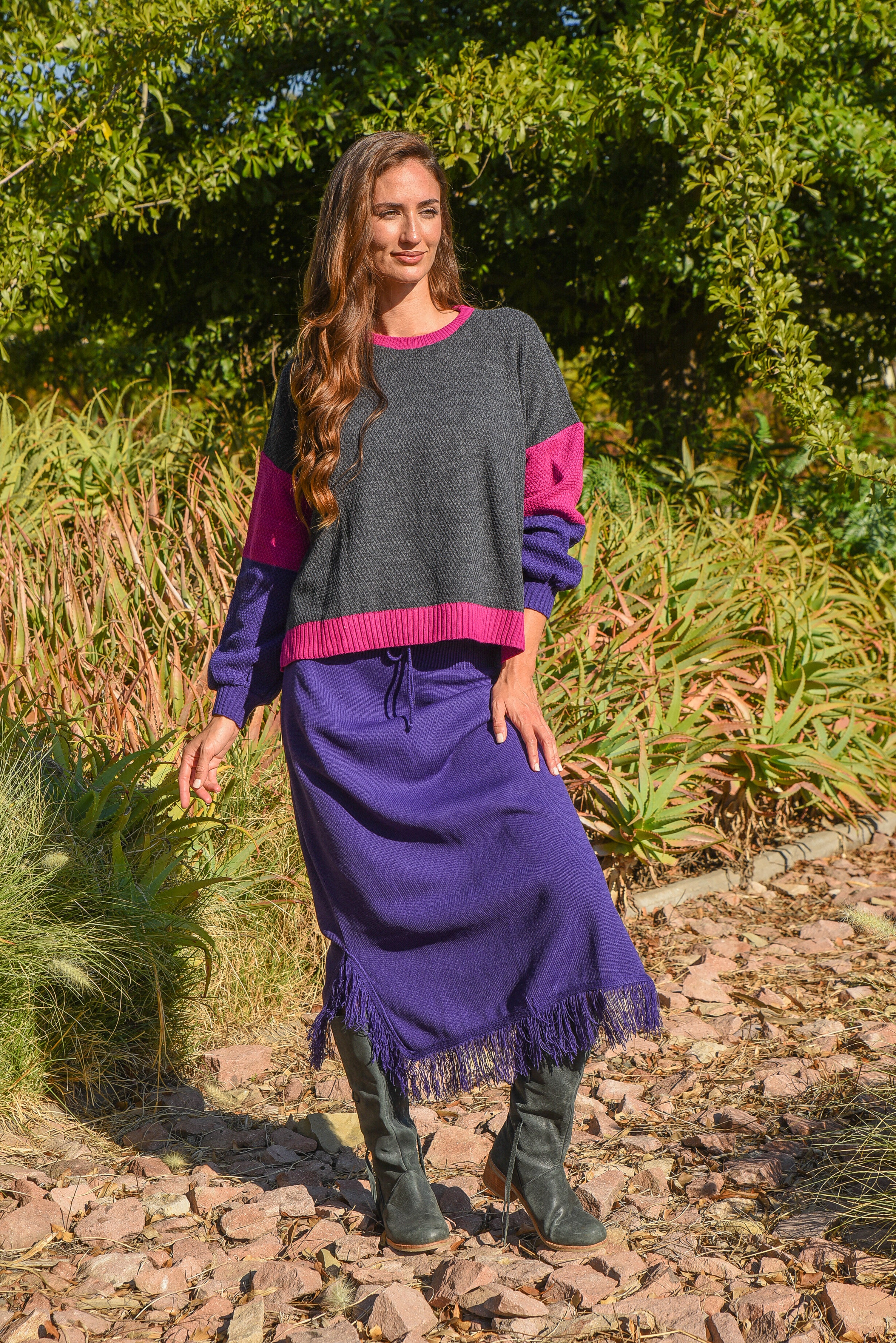 POLLERA TEJIDA PRETINA FLECOS