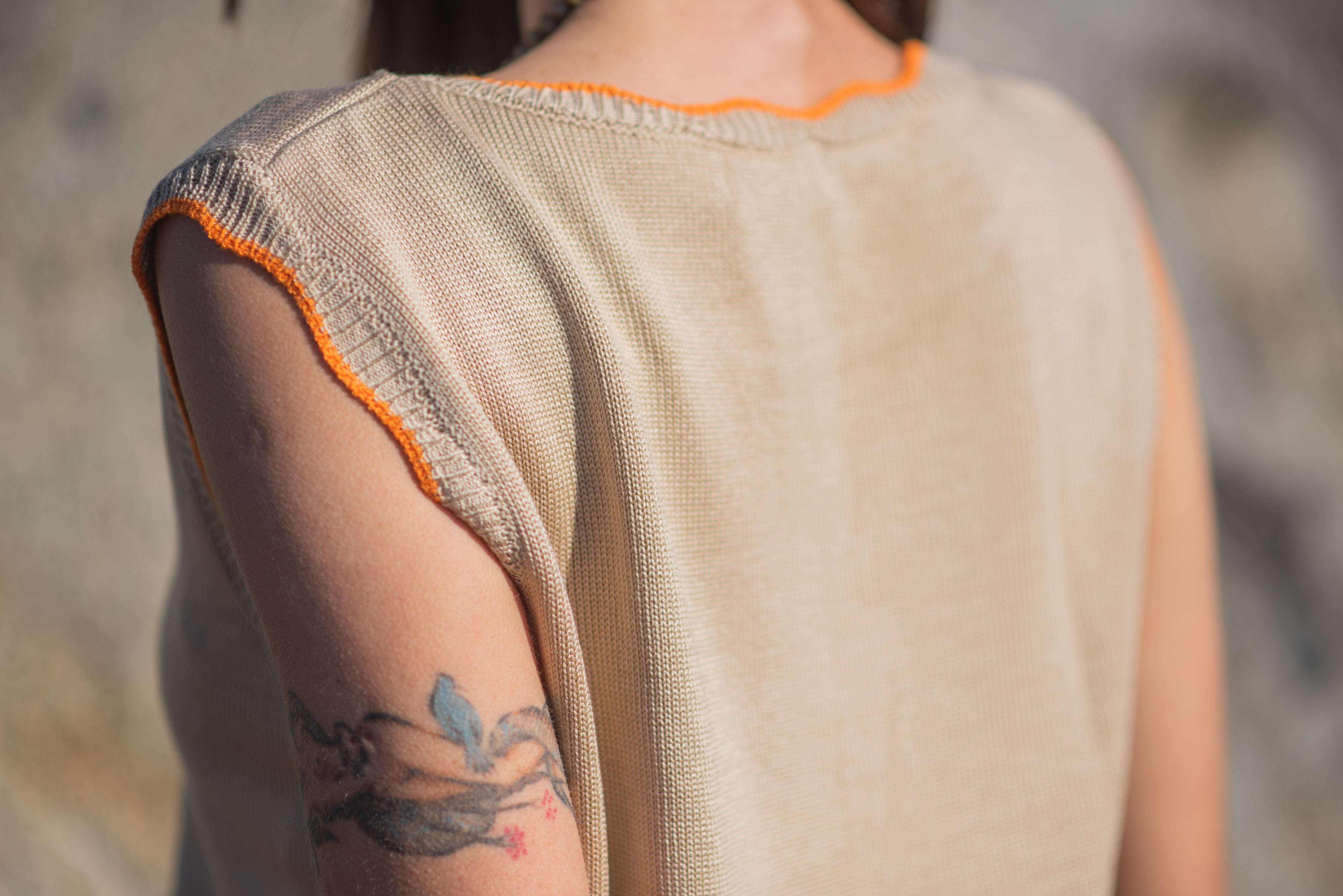 POLERA TEJIDA CON VIVO