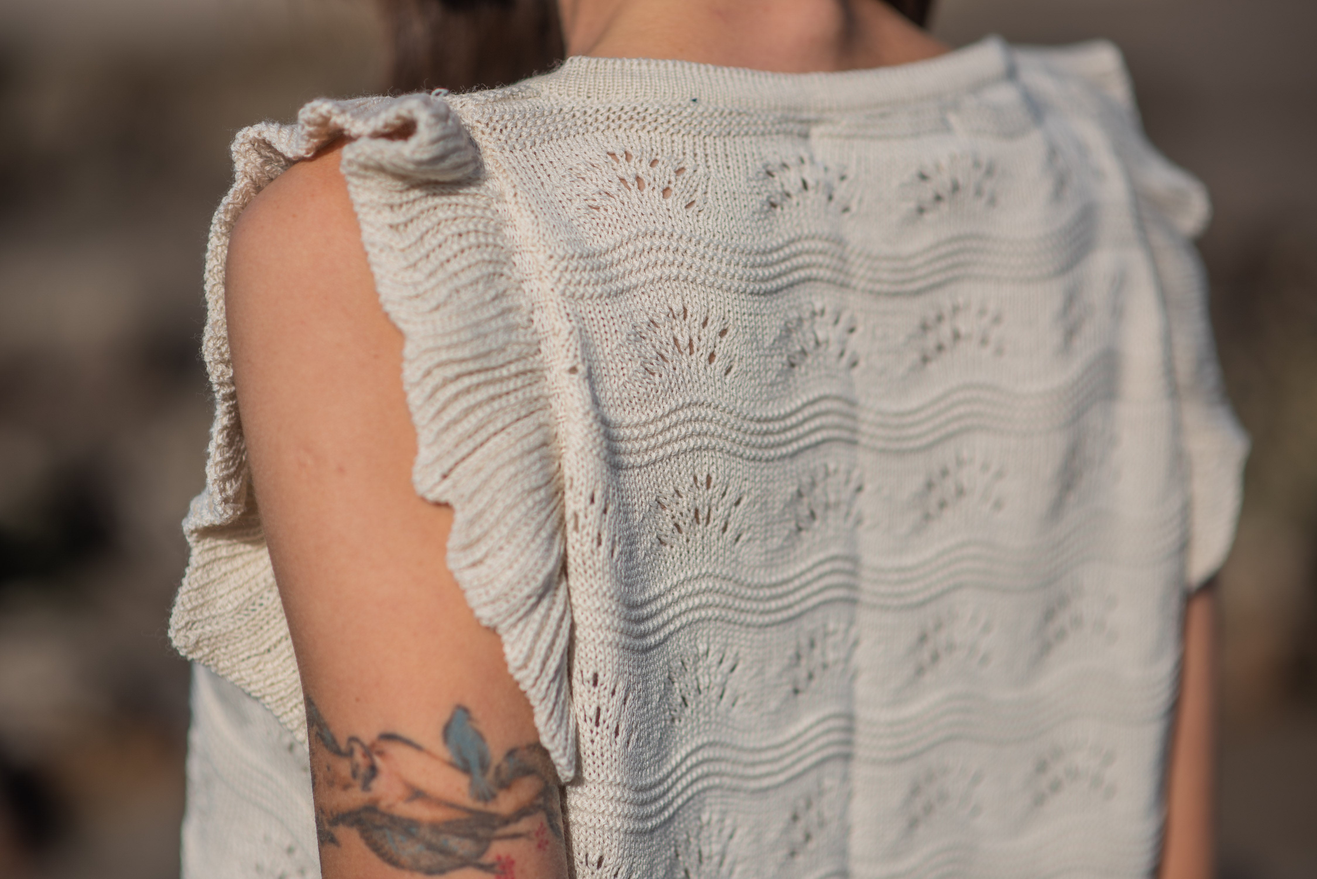 POLERA TEJIDA ABANICO