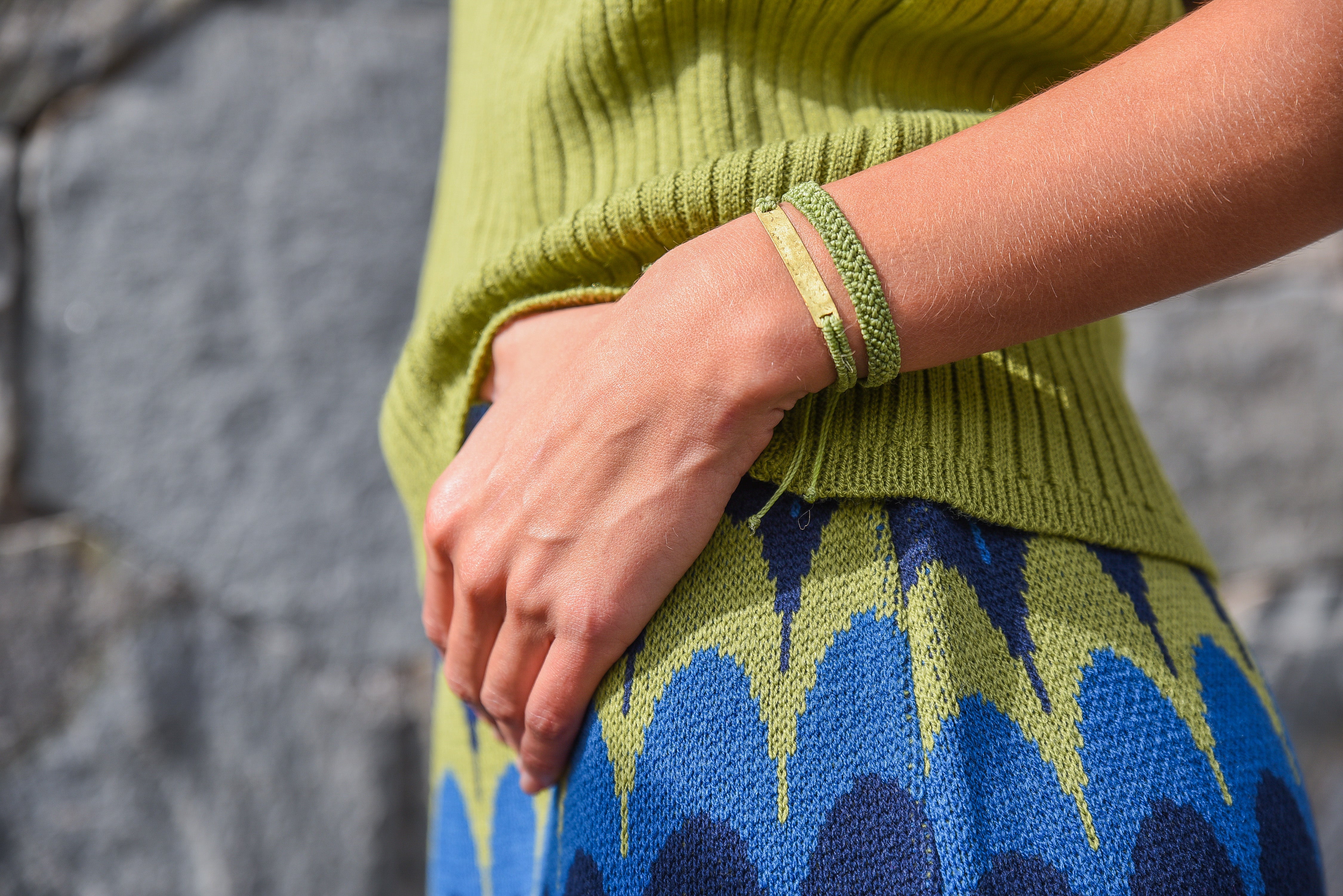 PULSERA MACRAME PLACA BRONCE VERDE
