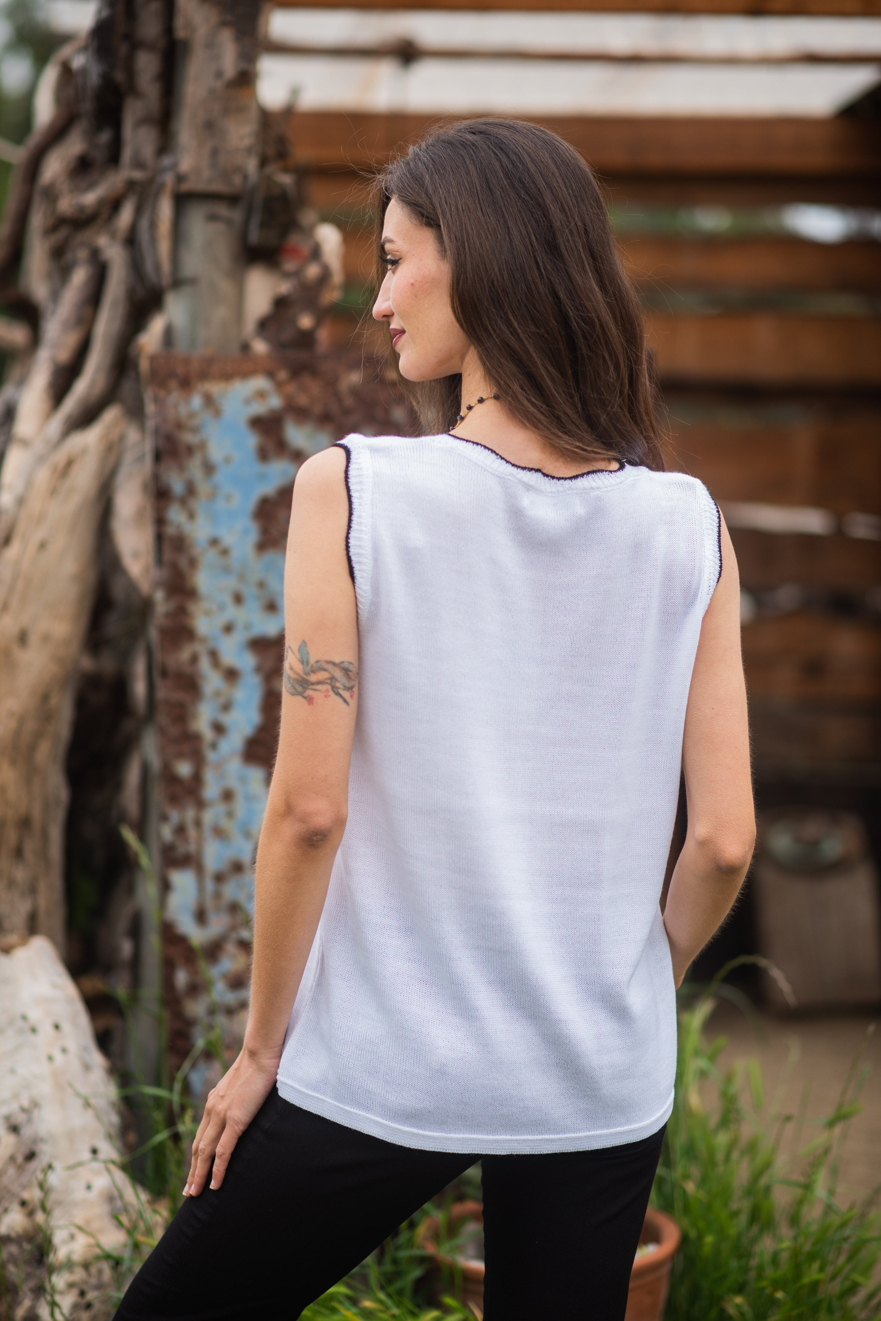 POLERA TEJIDA CON VIVO