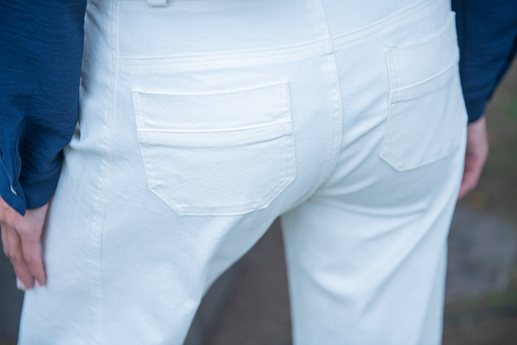 JEANS BOLSILLO CREMA