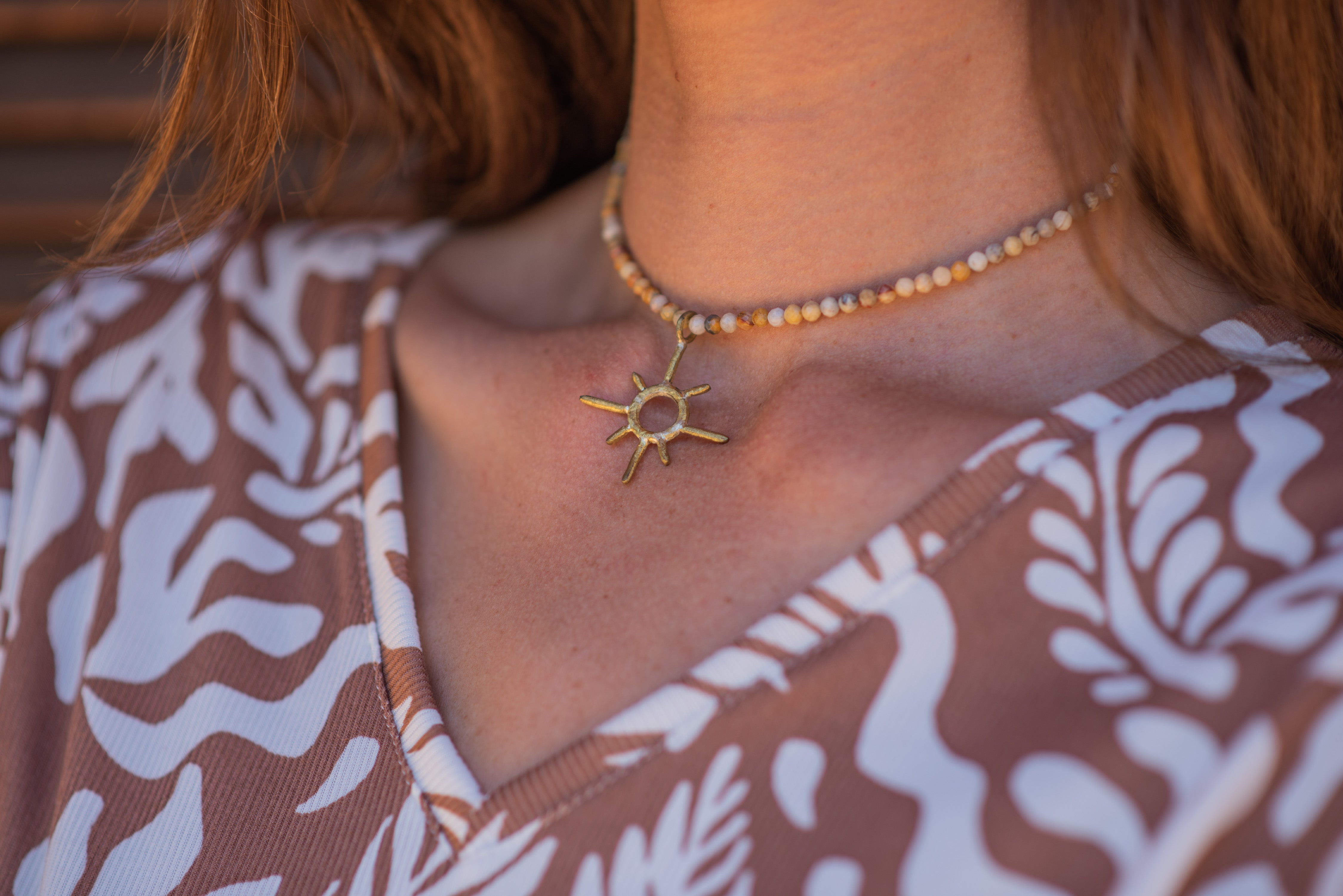 COLLAR SOL DORADO