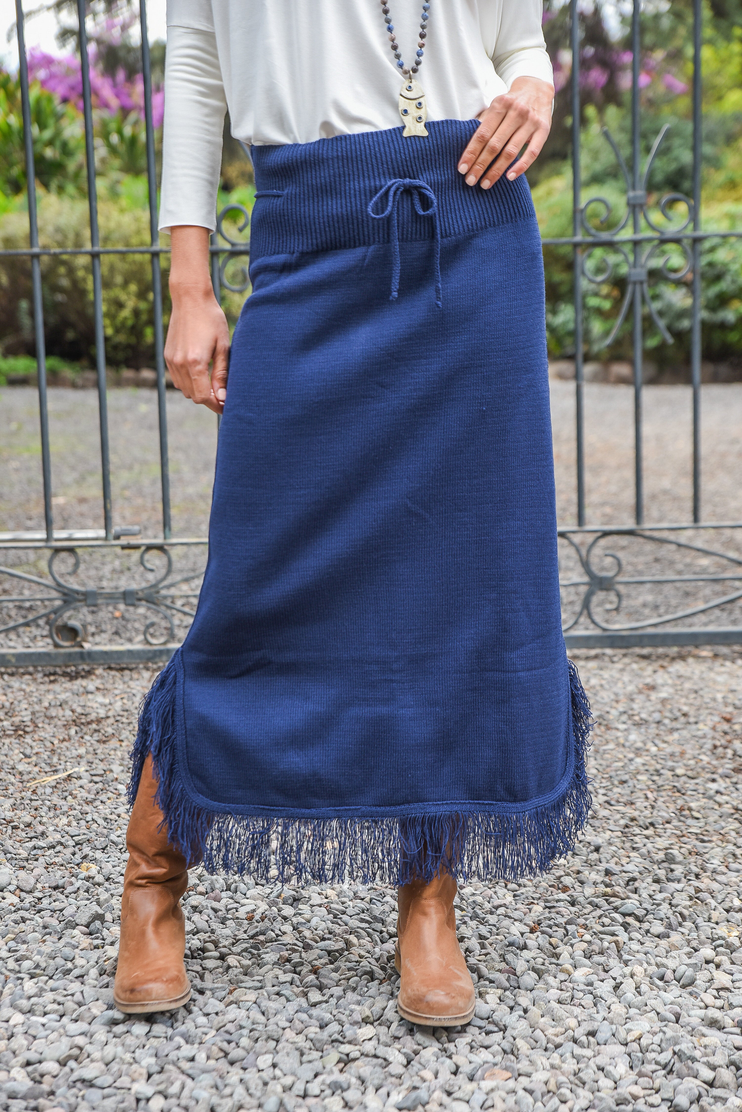POLLERA TEJIDA PRETINA FLECOS