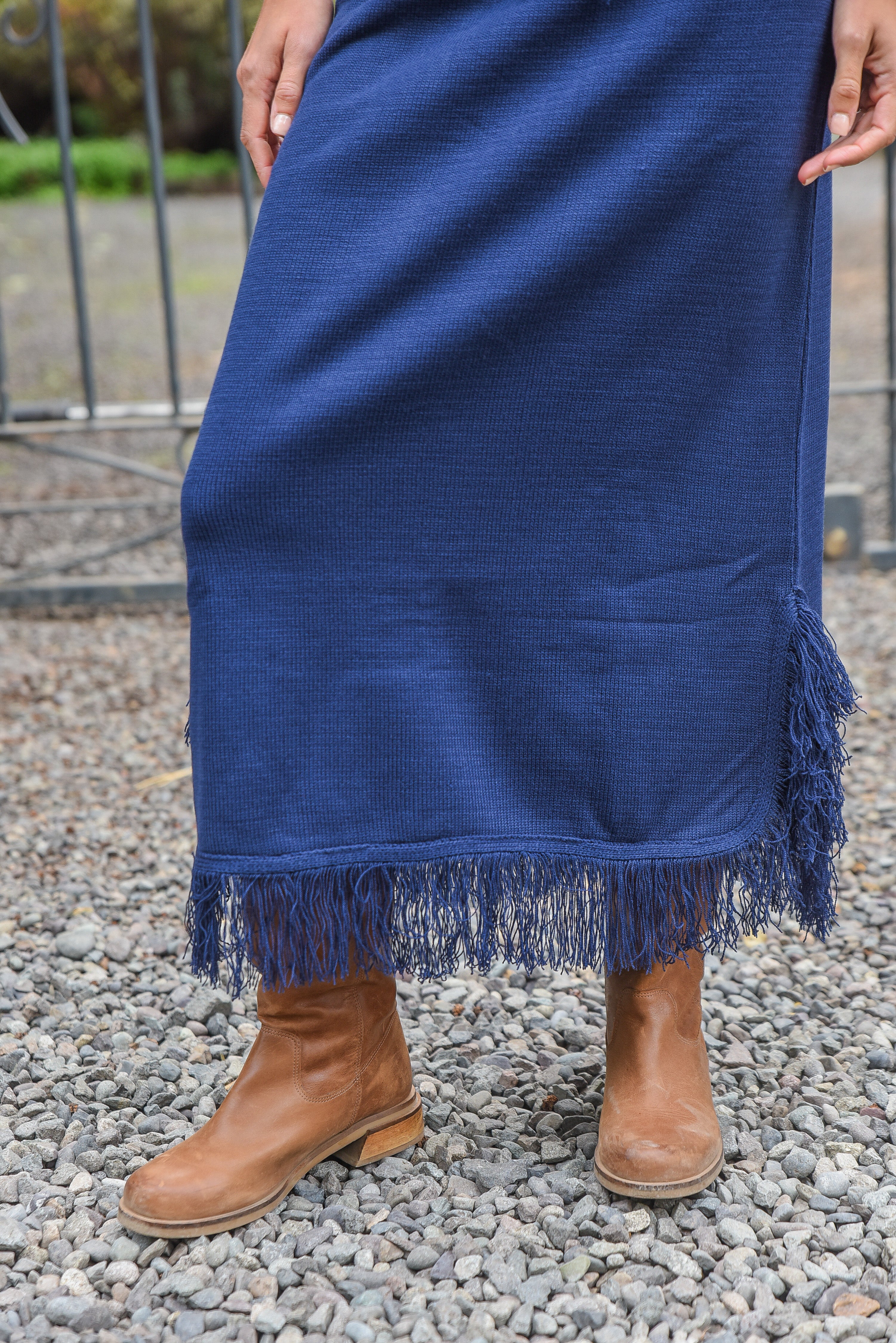 POLLERA TEJIDA PRETINA FLECOS