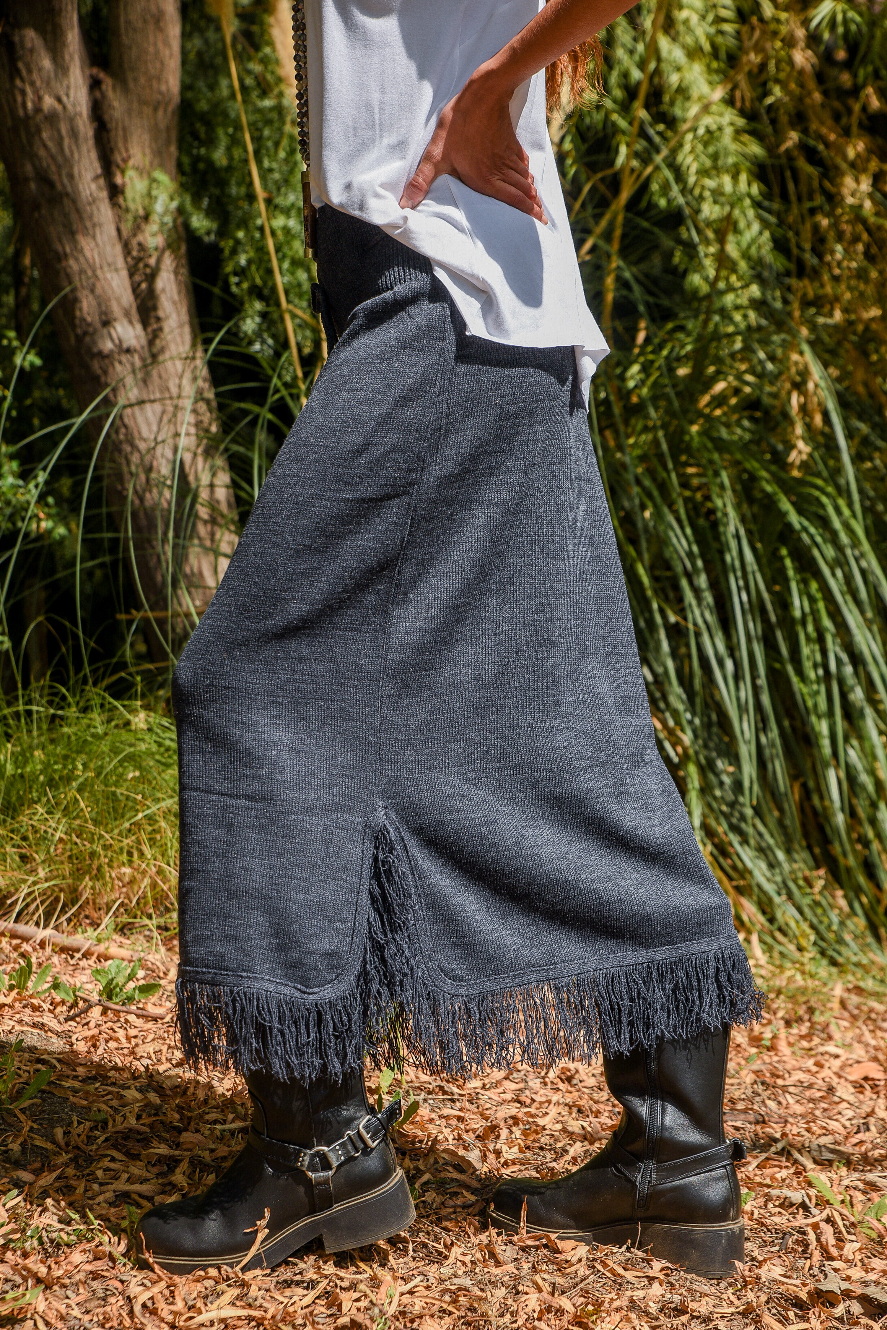 POLLERA TEJIDA PRETINA FLECOS