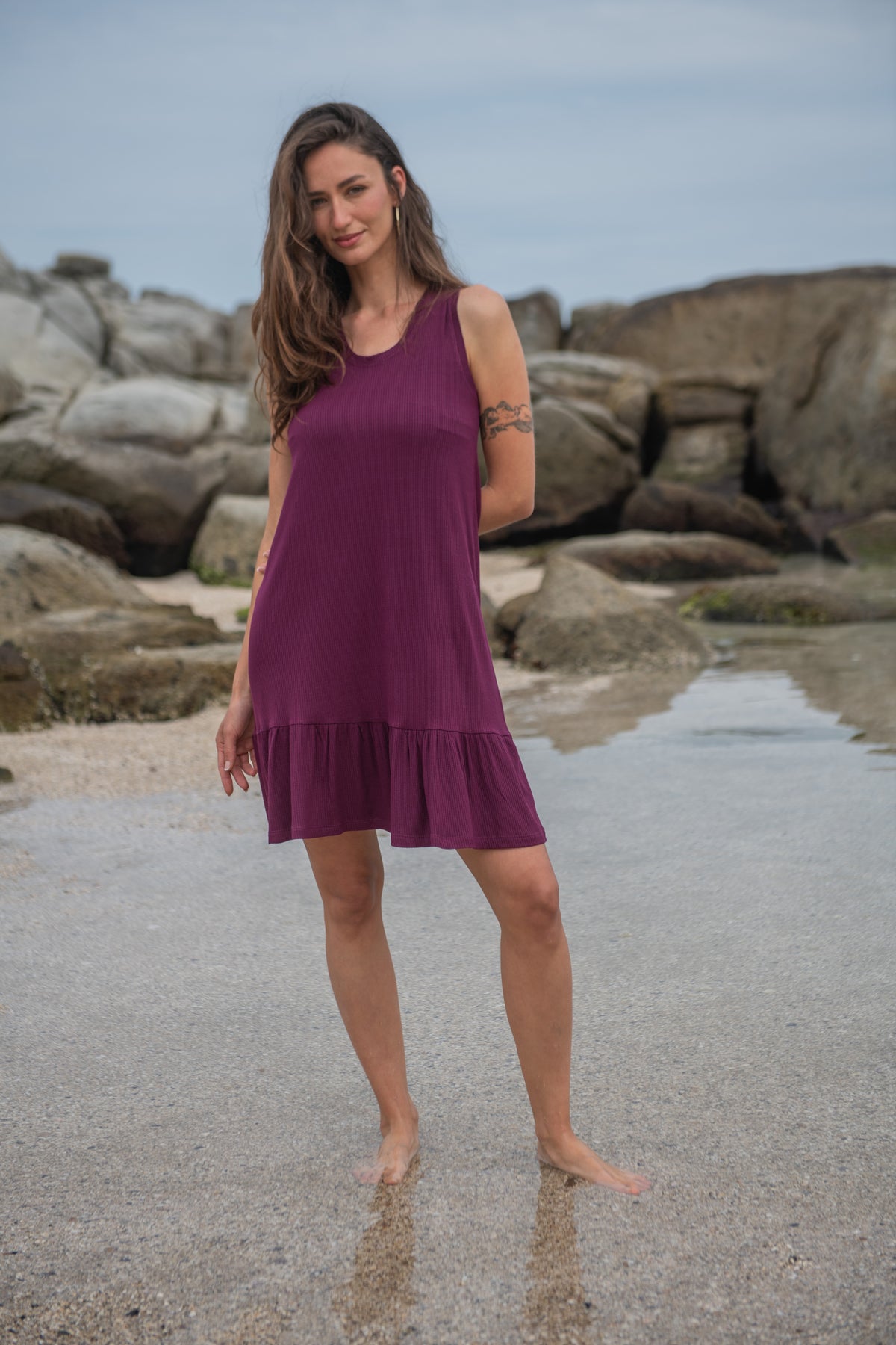 VESTIDO VUELO CORTO CANUTÓN UVA