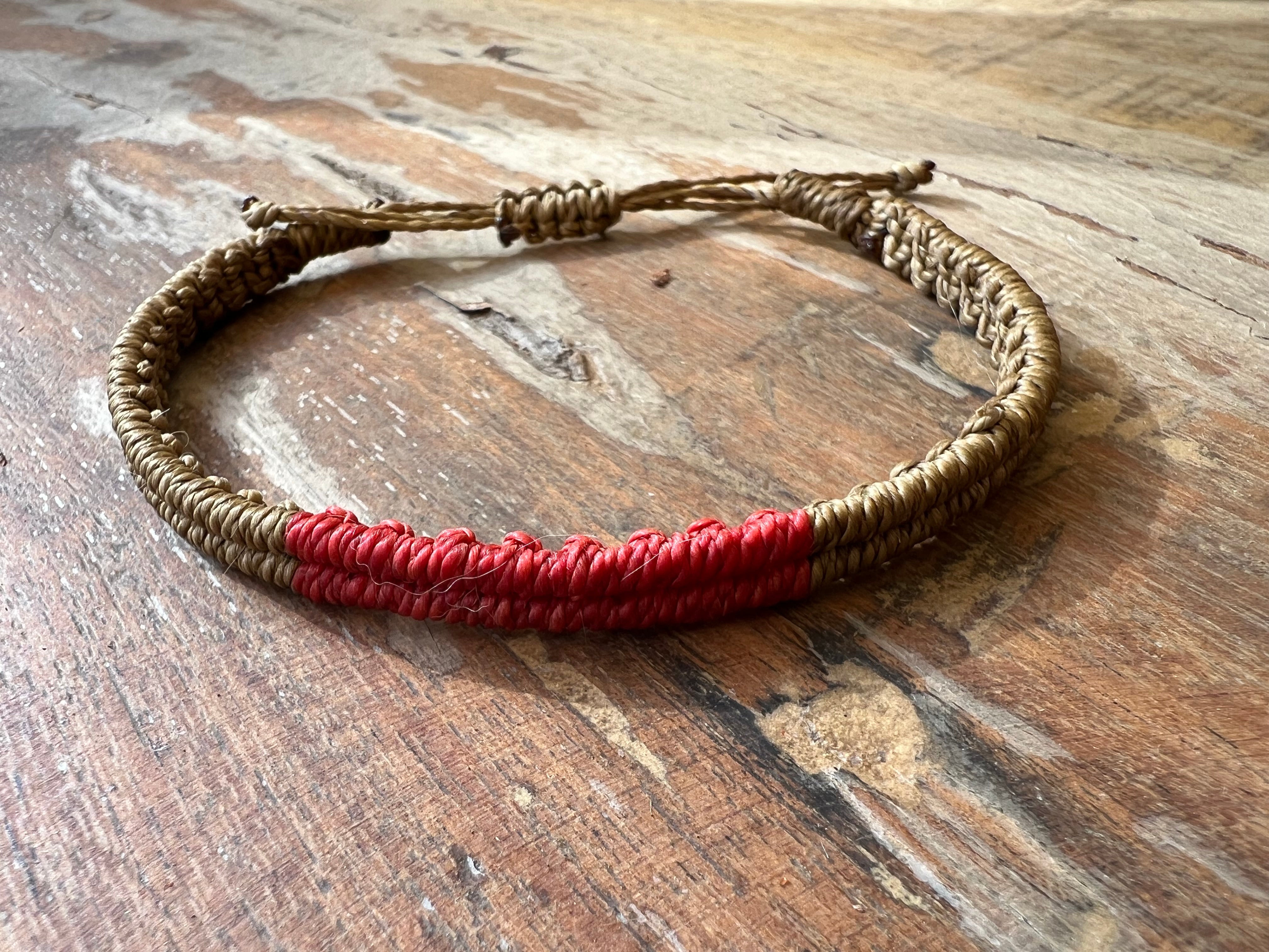 PULSERA MACRAME TEJIDA BEIGE