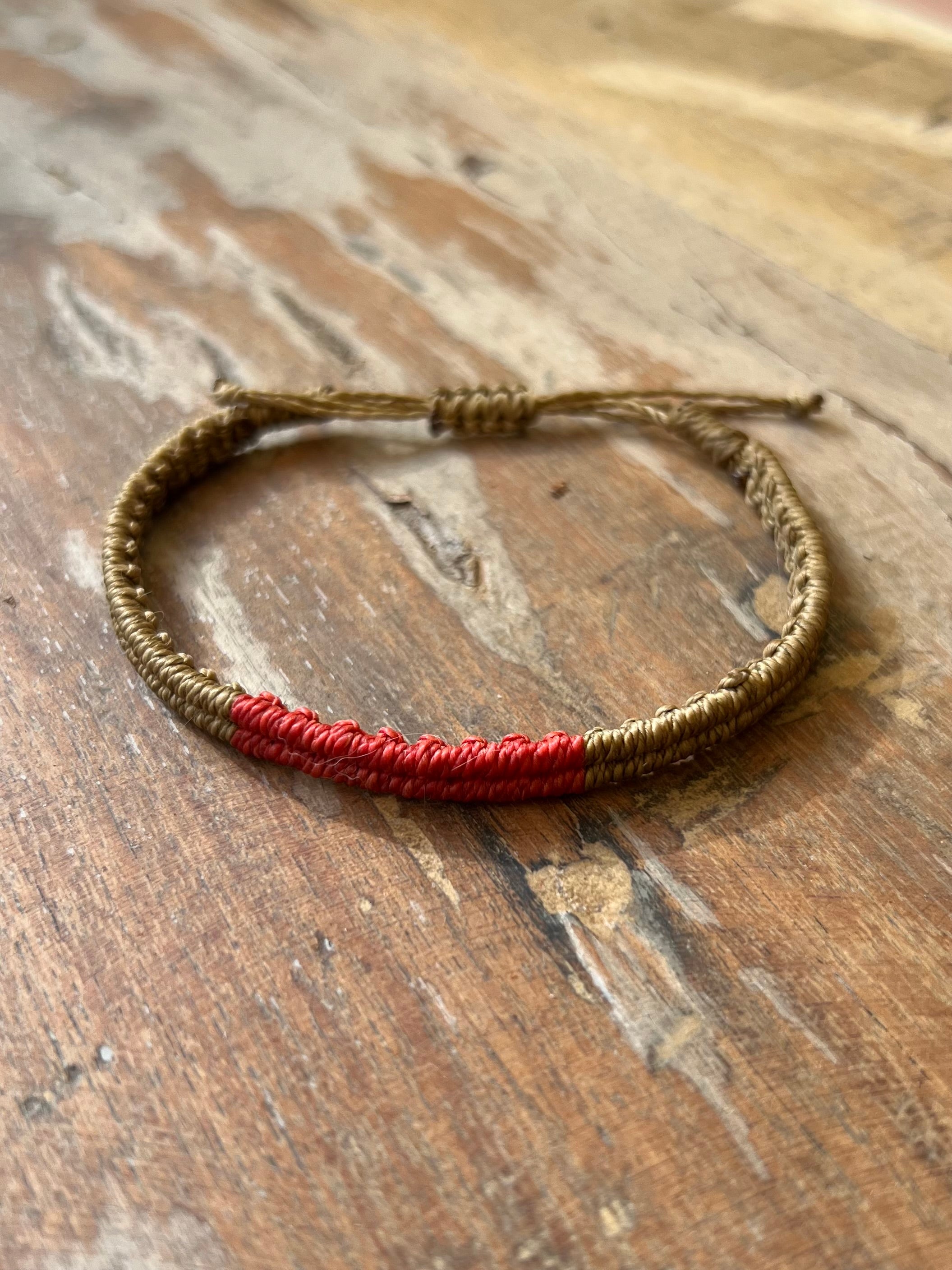 PULSERA MACRAME TEJIDA BEIGE