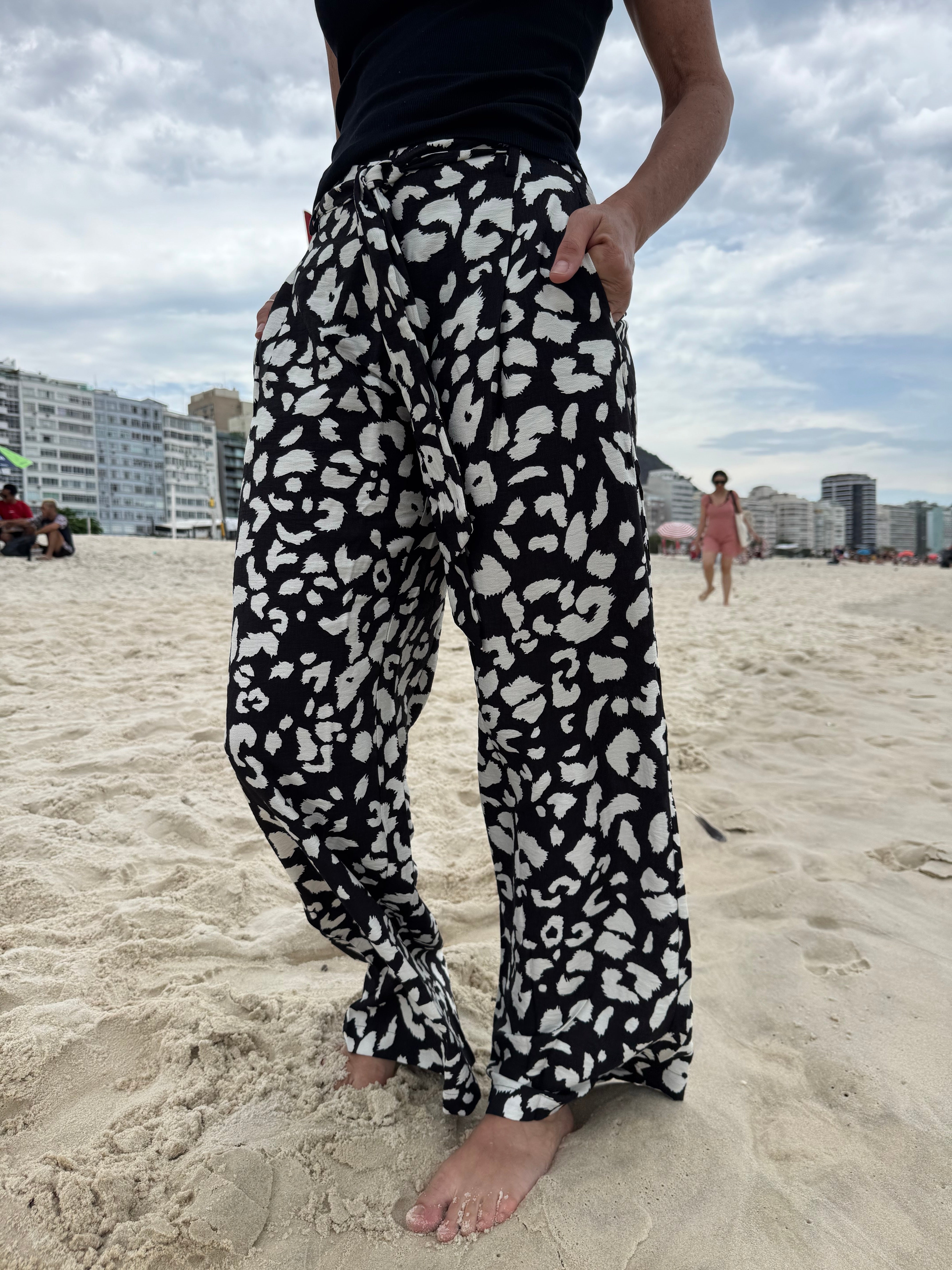 PANTALÓN LAZO ESTAMPADO NEGRO