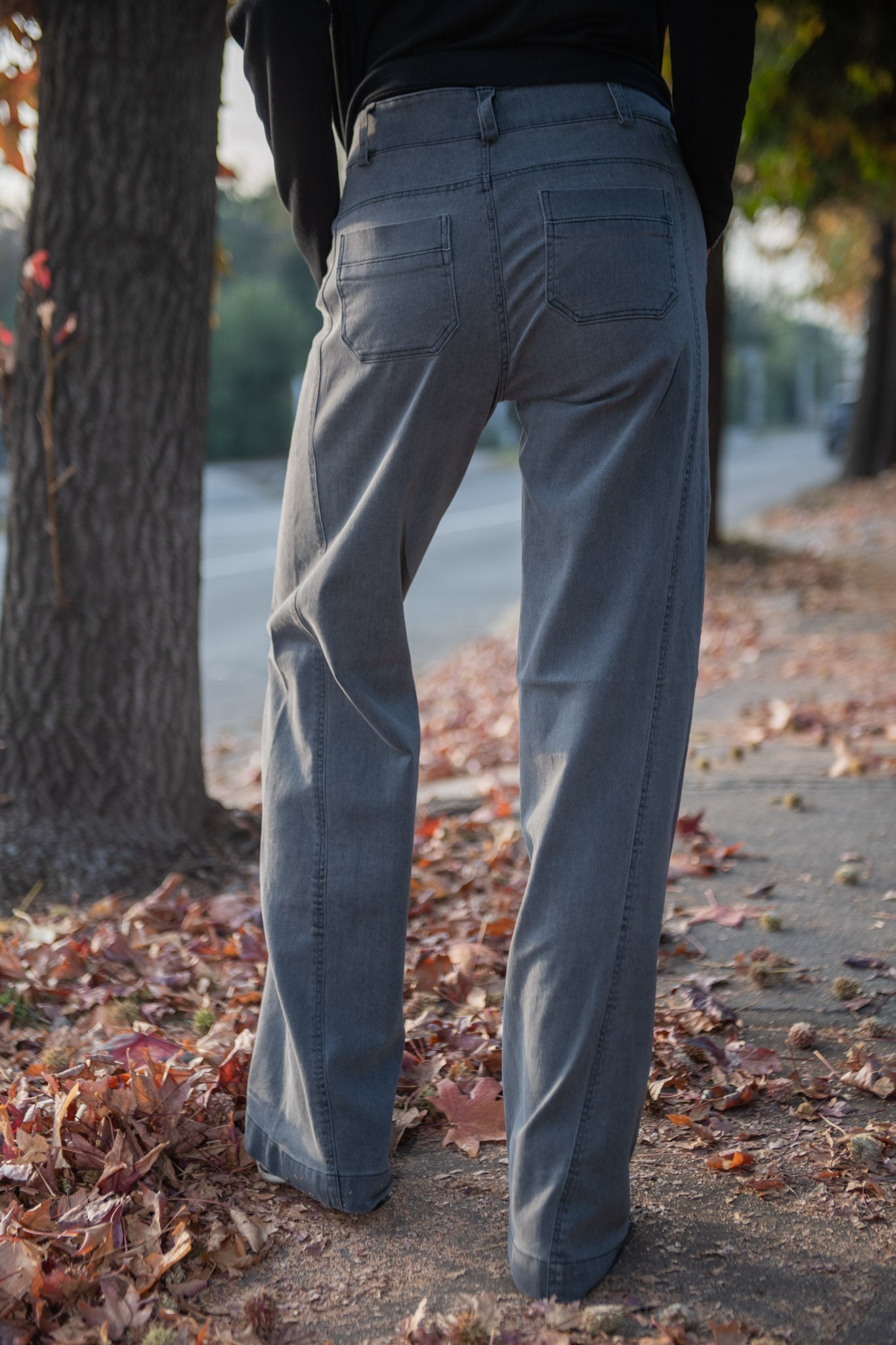 JEANS BOLSILLO GRIS