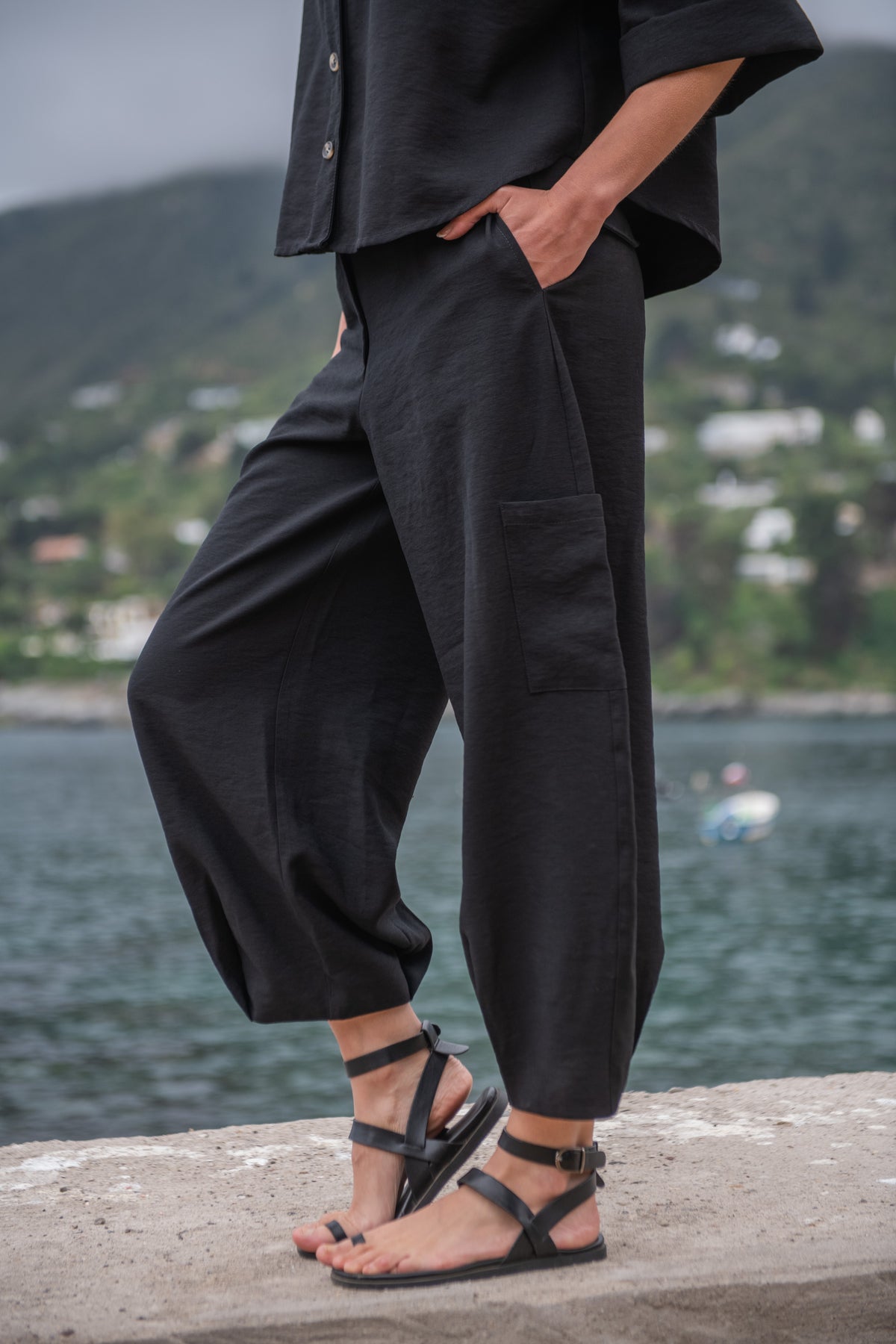 PANTALÓN BOMBACHO NEGRO