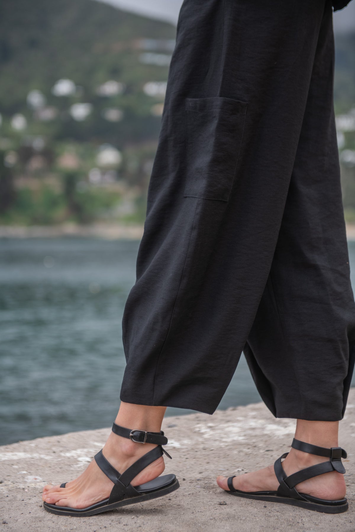 PANTALÓN BOMBACHO NEGRO