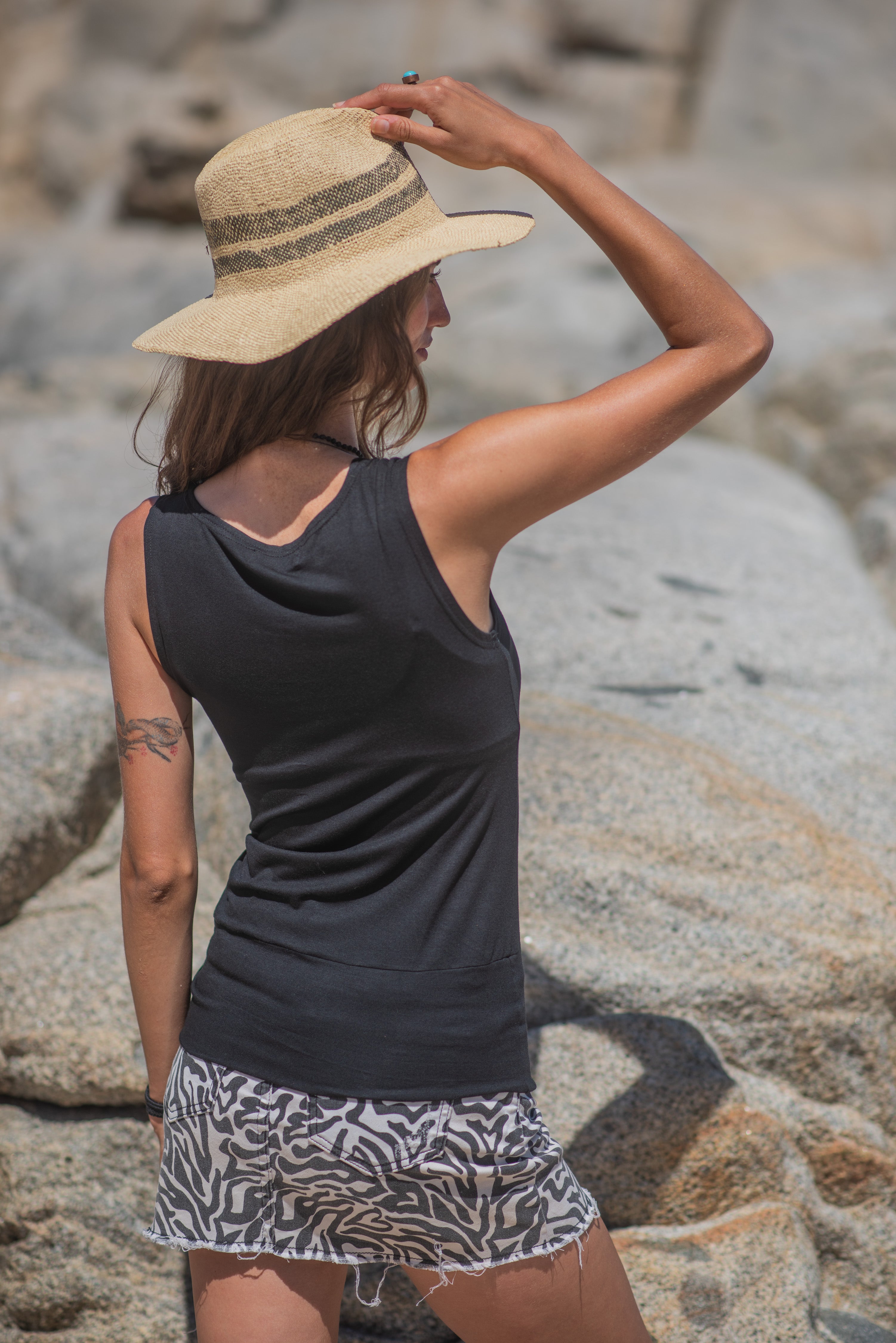 POLERA BÁSICA PACI NEGRO