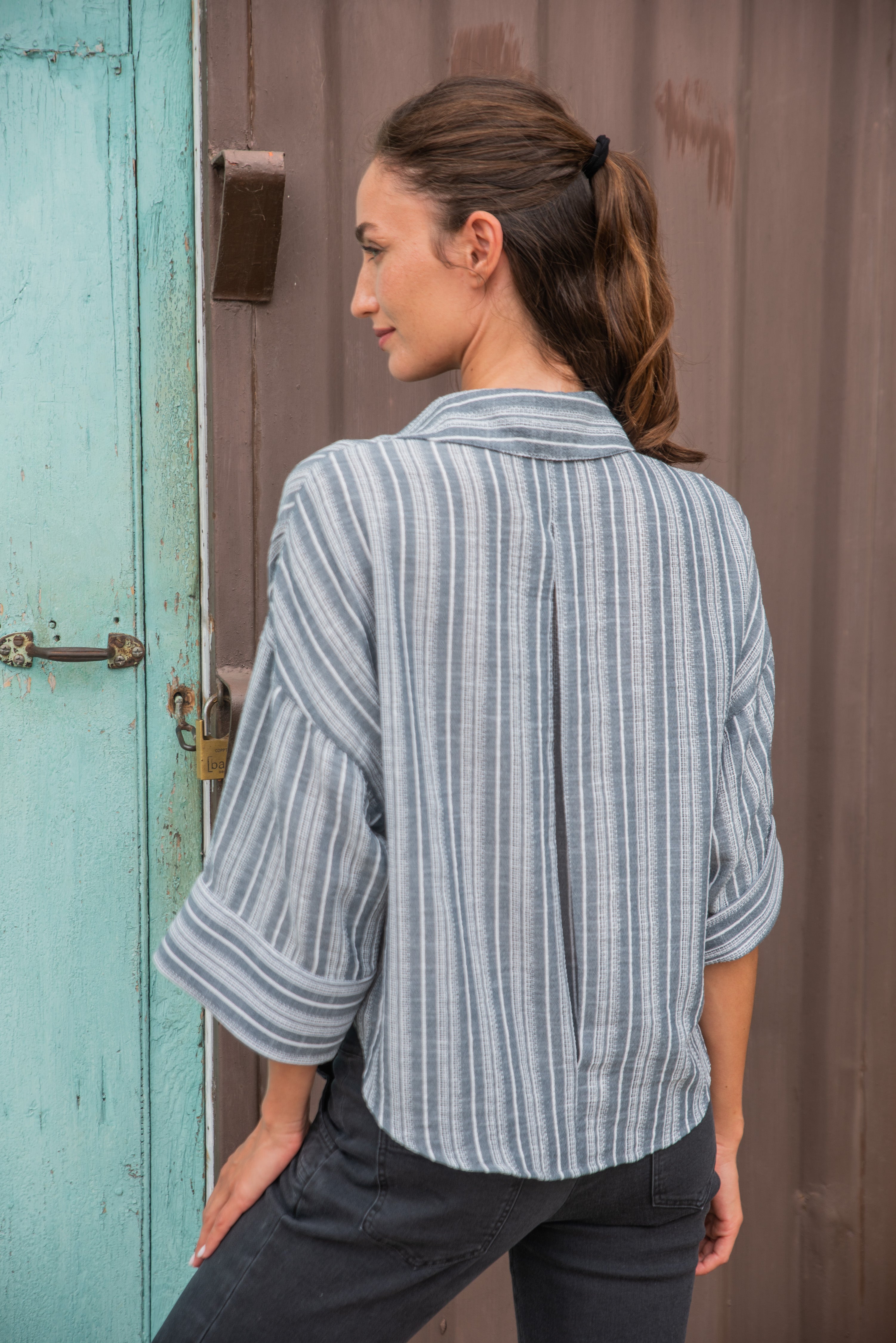 BLUSA SARA RAYADA NEGRA
