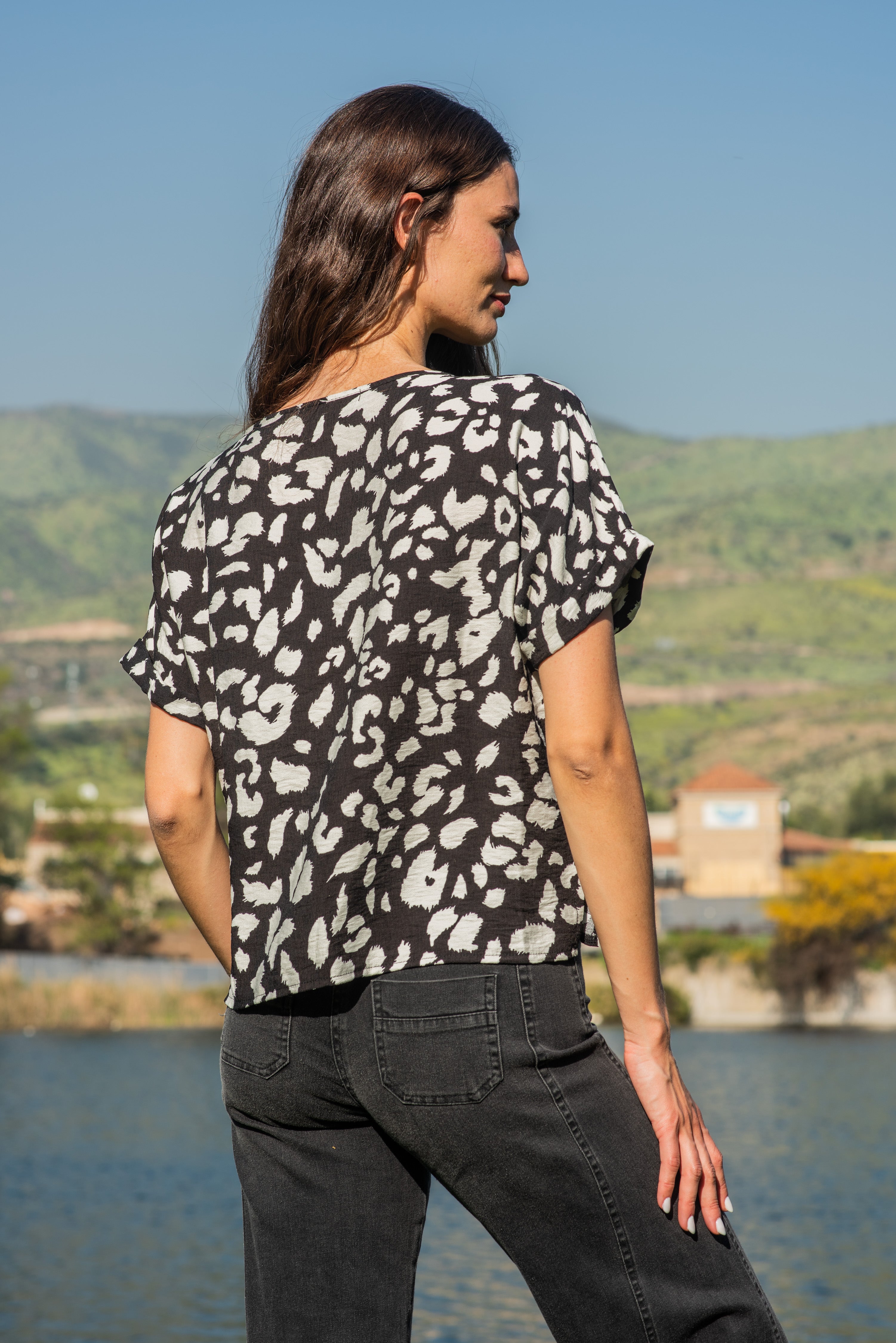 BLUSA AURORA ESTAMPADO NEGRO