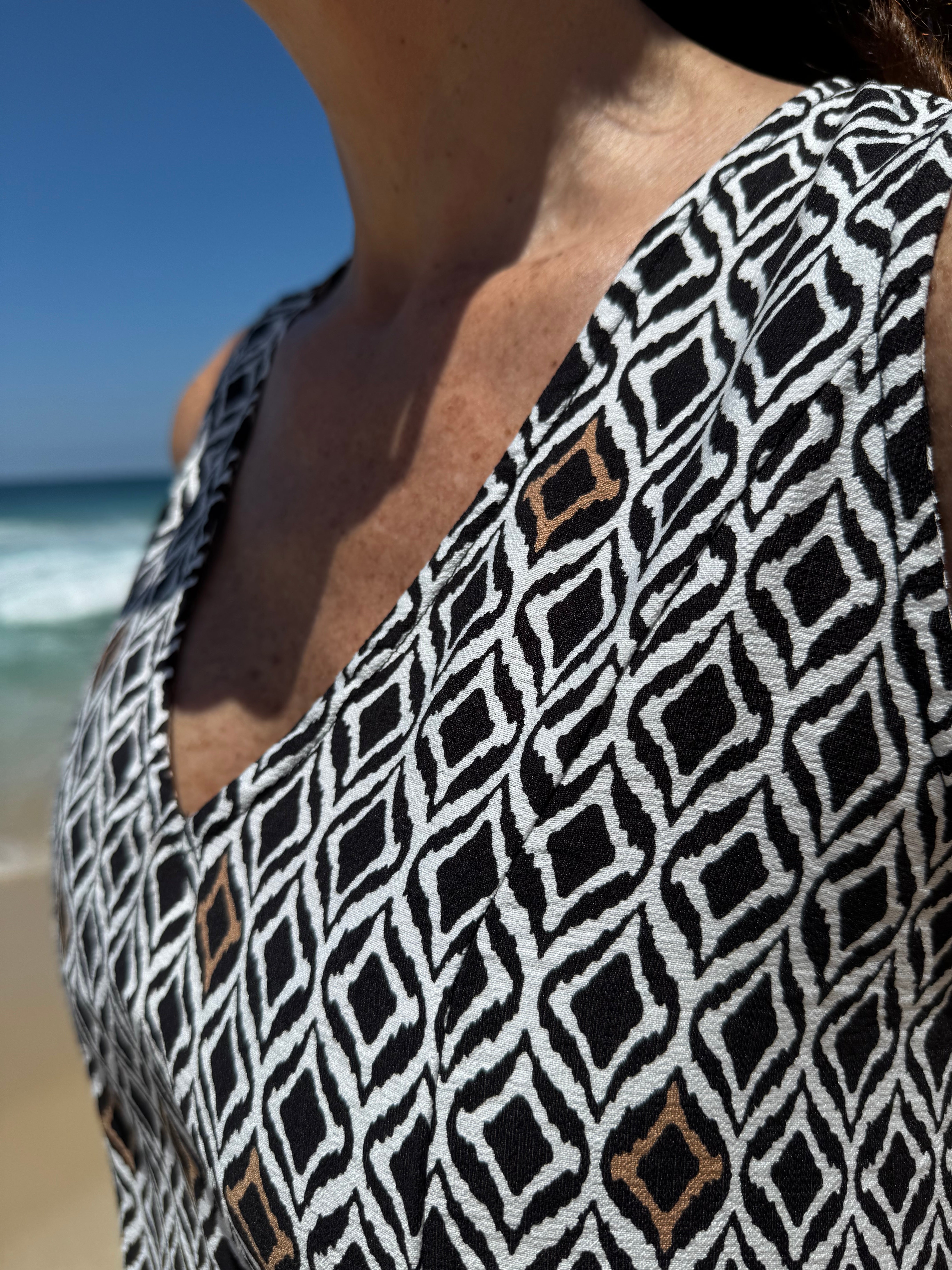 VESTIDO ORQUÍDEA GEOMÉTRICO