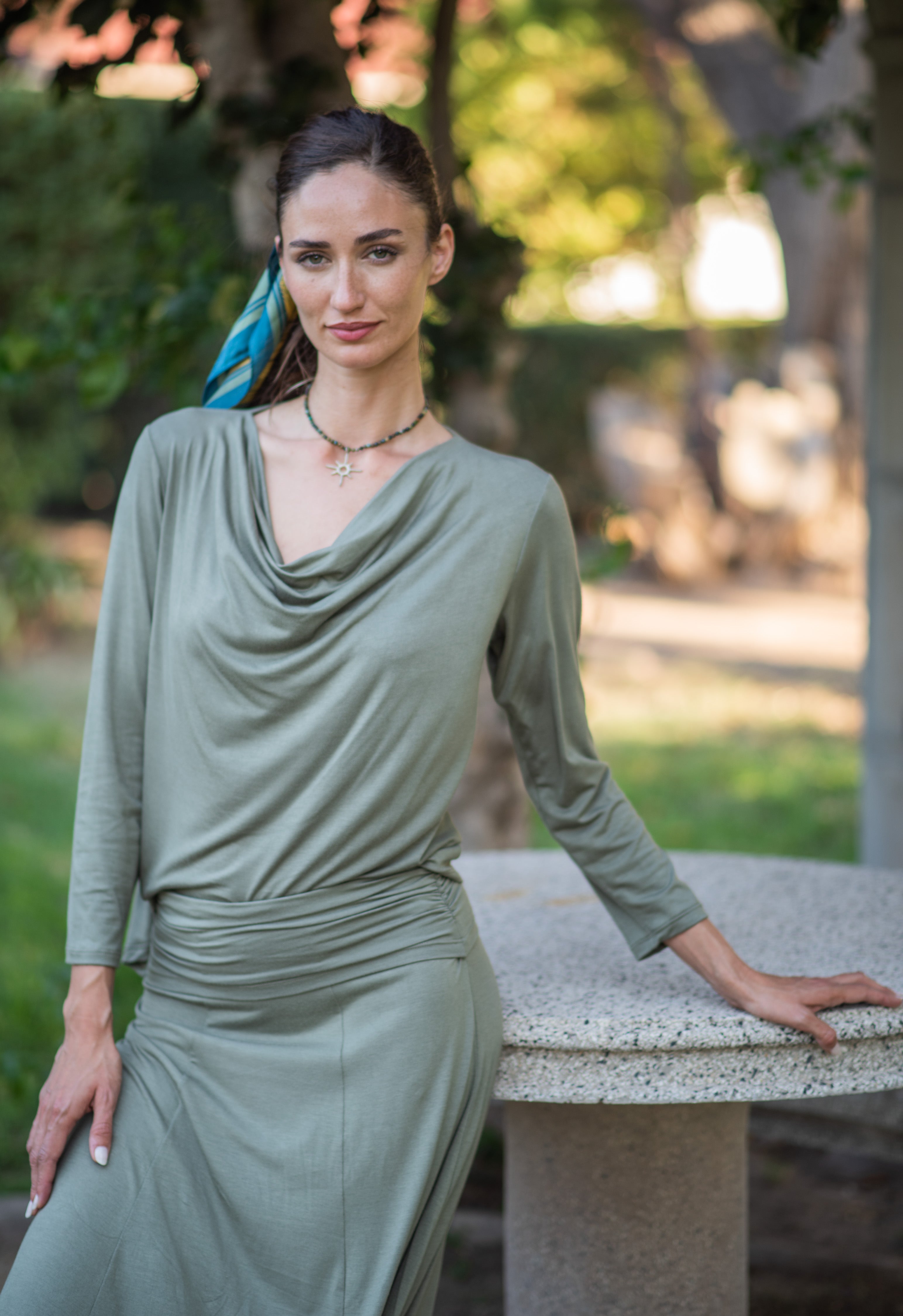 POLERA CUELLO DRAPEADO