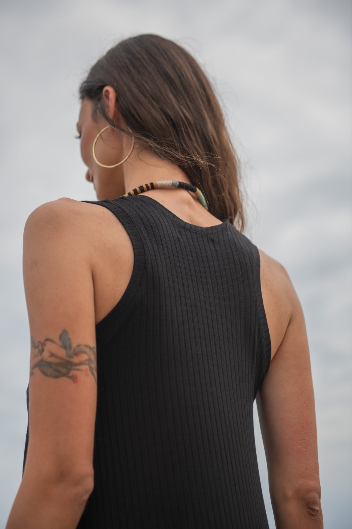 VESTIDO VUELO CORTO CANUTÓN NEGRO