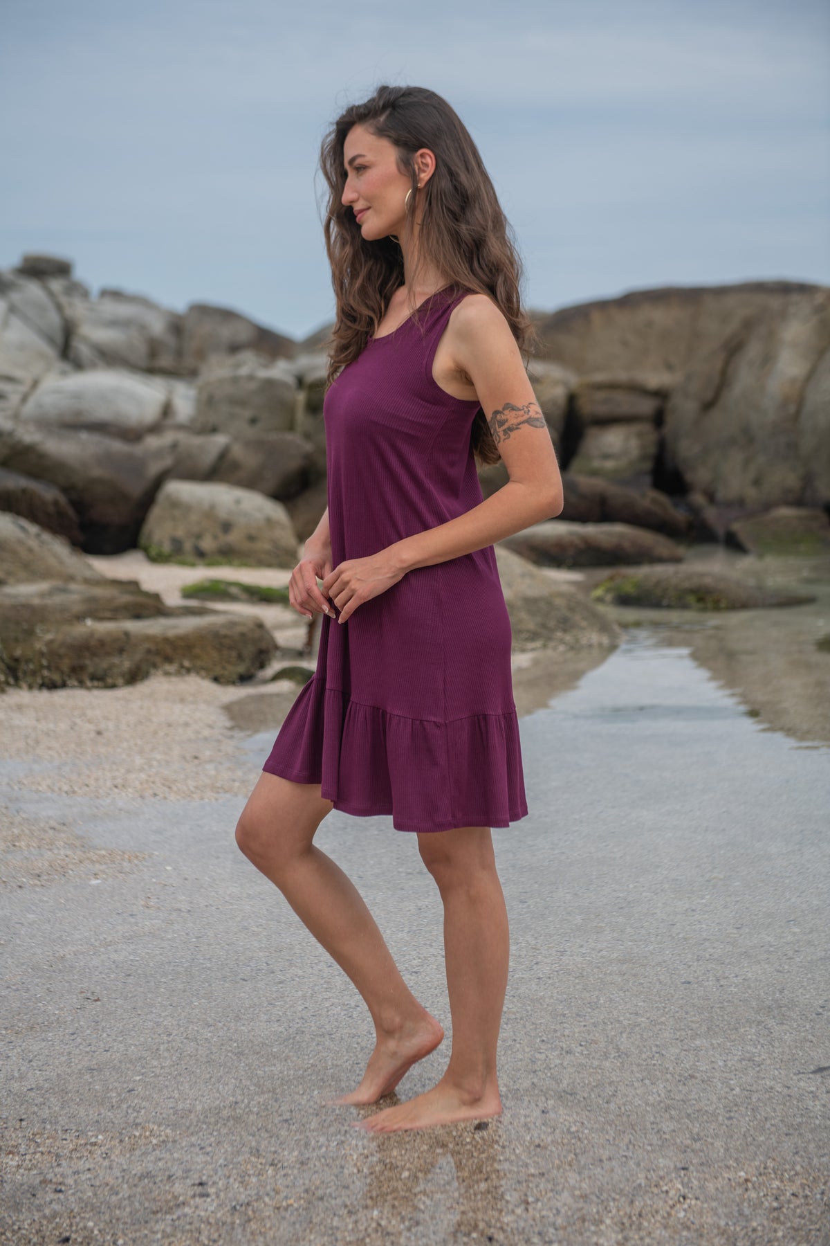 VESTIDO VUELO CORTO CANUTÓN UVA