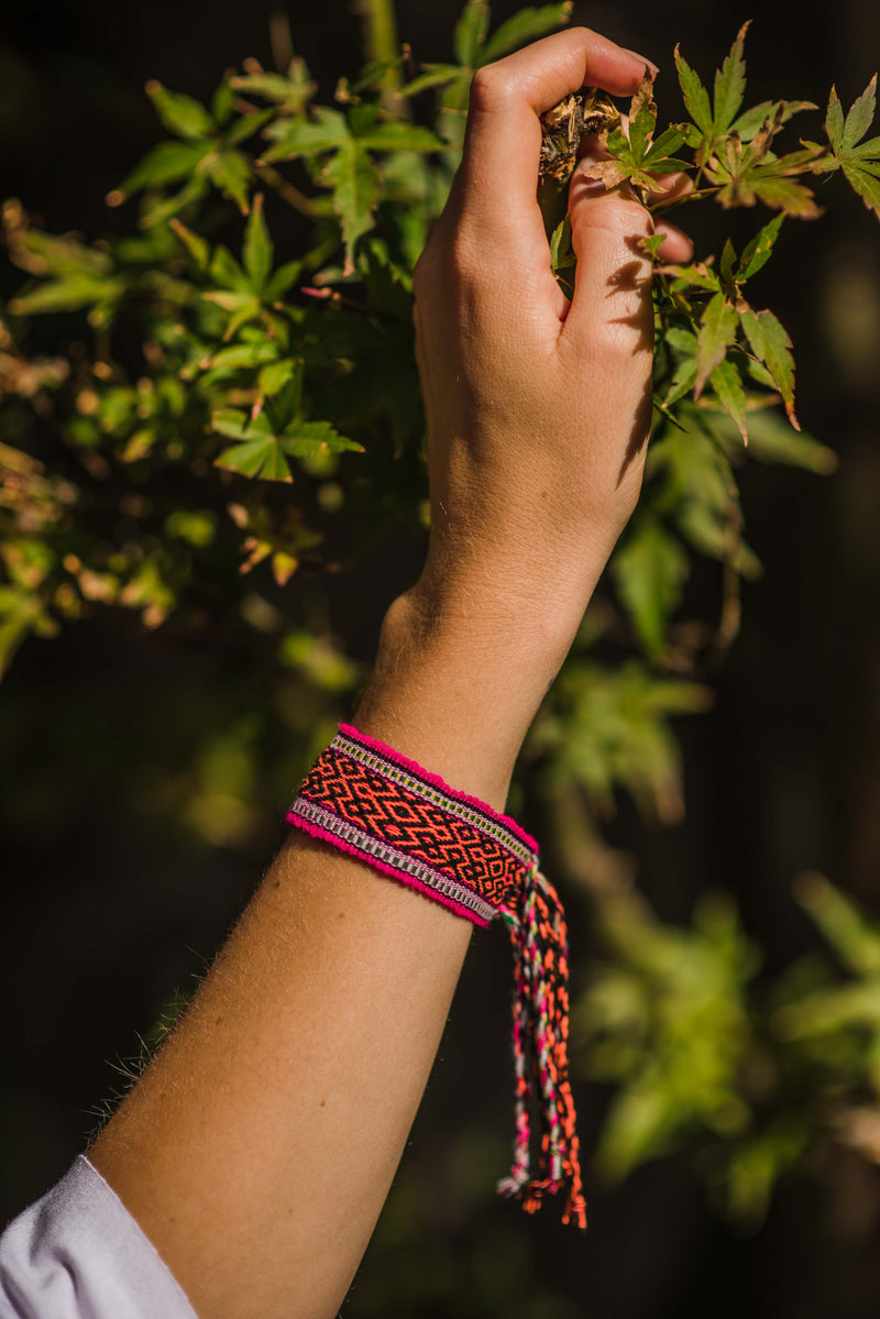 PULSERA TEJIDO SHIPIBO